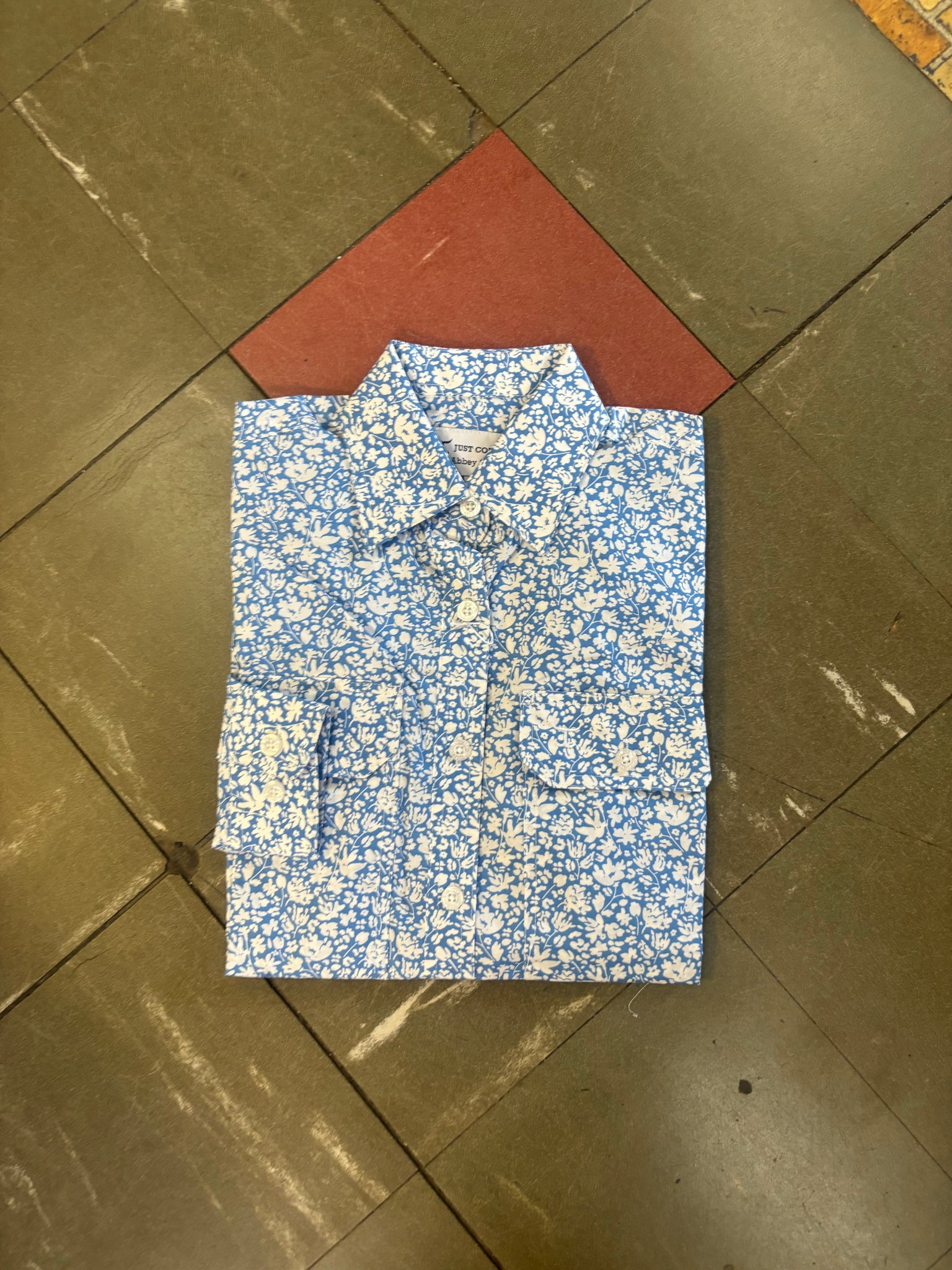WWLS2406 Just Country Ladies Abbey Full Button Print Workshirt Cornflower Floral
