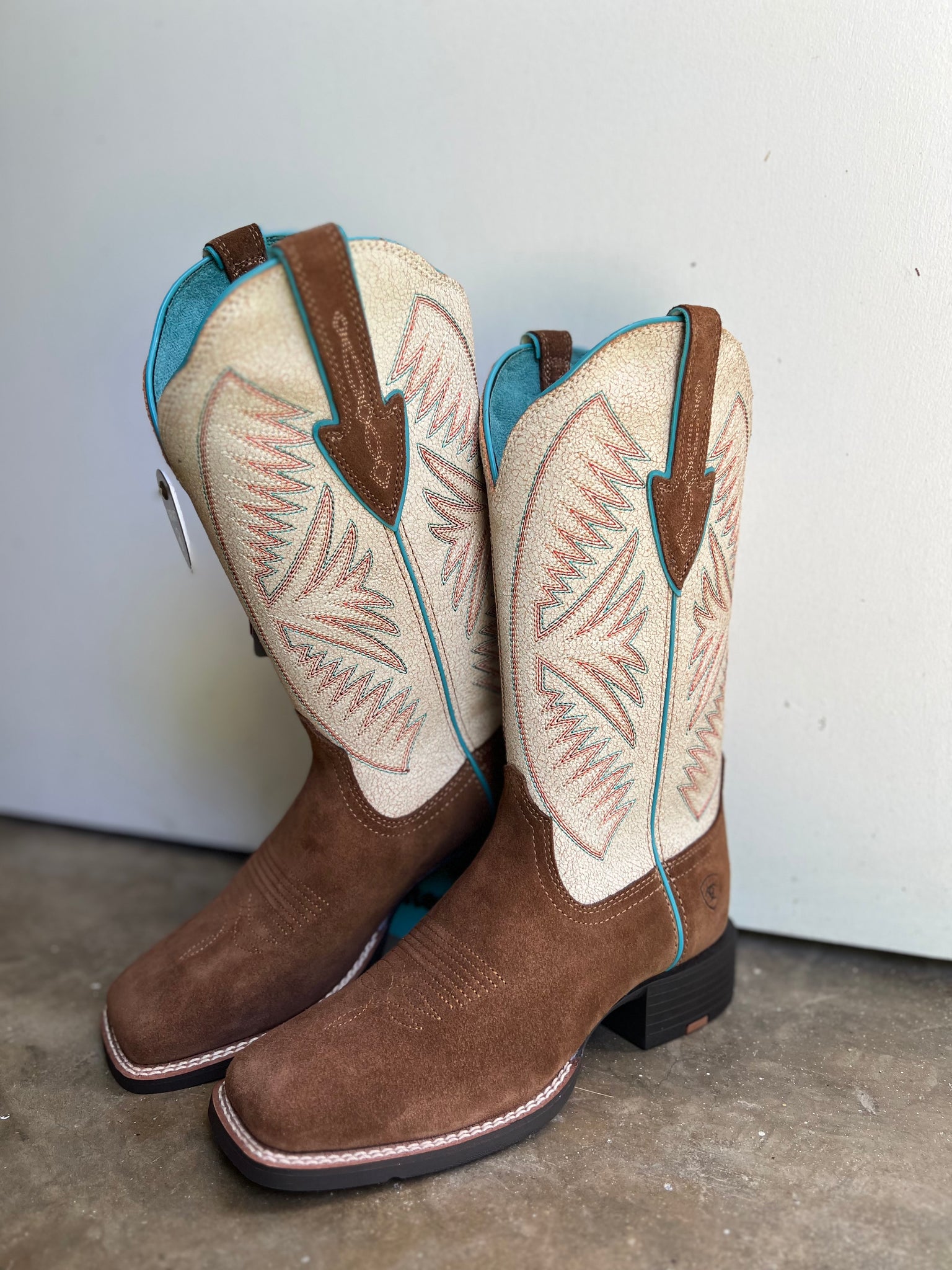 10051063 Ariat Ladies Round Up Ruidoso Boots Cedar Roughout/Matte Pearl Suede