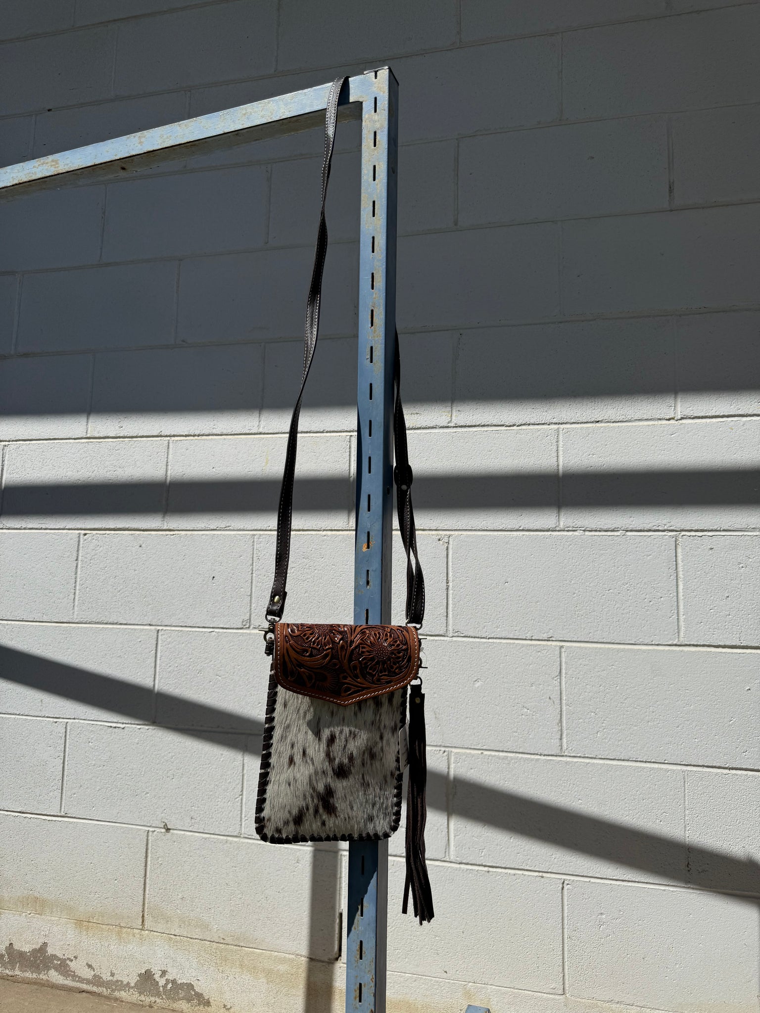 AB-10-01 Tole Cowhide Shoulder Bags
