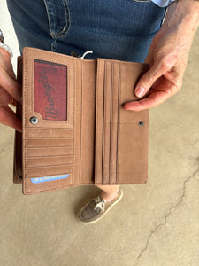 X4W2973WLT Wrangler Clara Wallet Tan