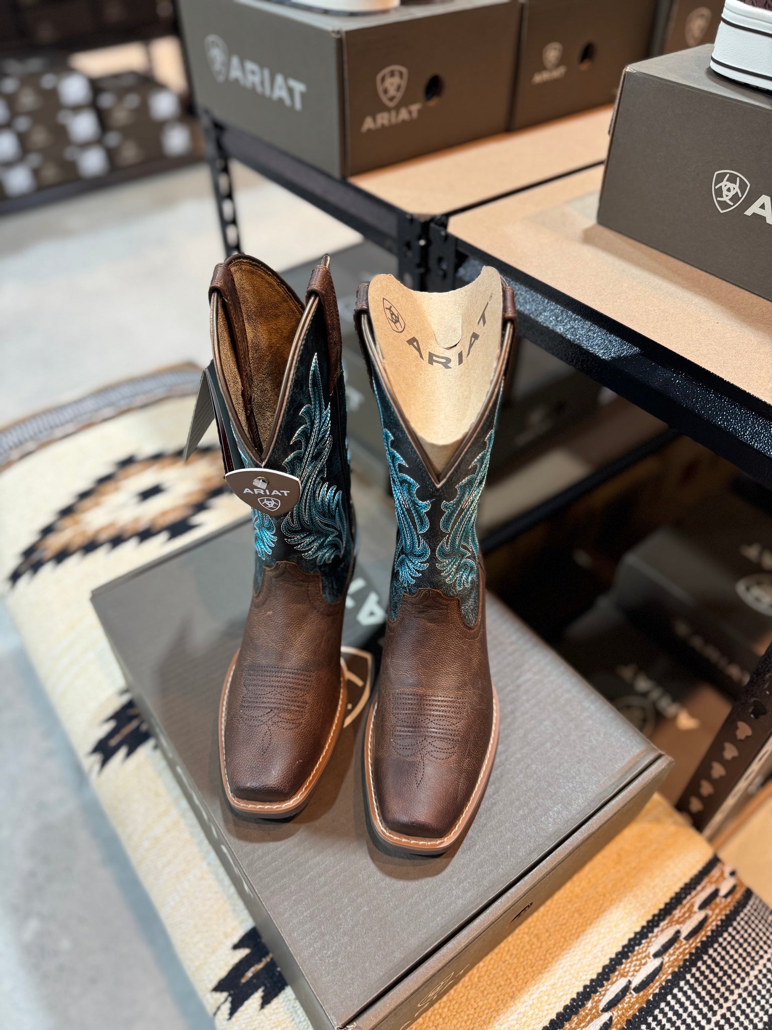 10064077 Ariat Ladies Round Up Narrow Cutter Toe Sassy Brown/Ocean Wave