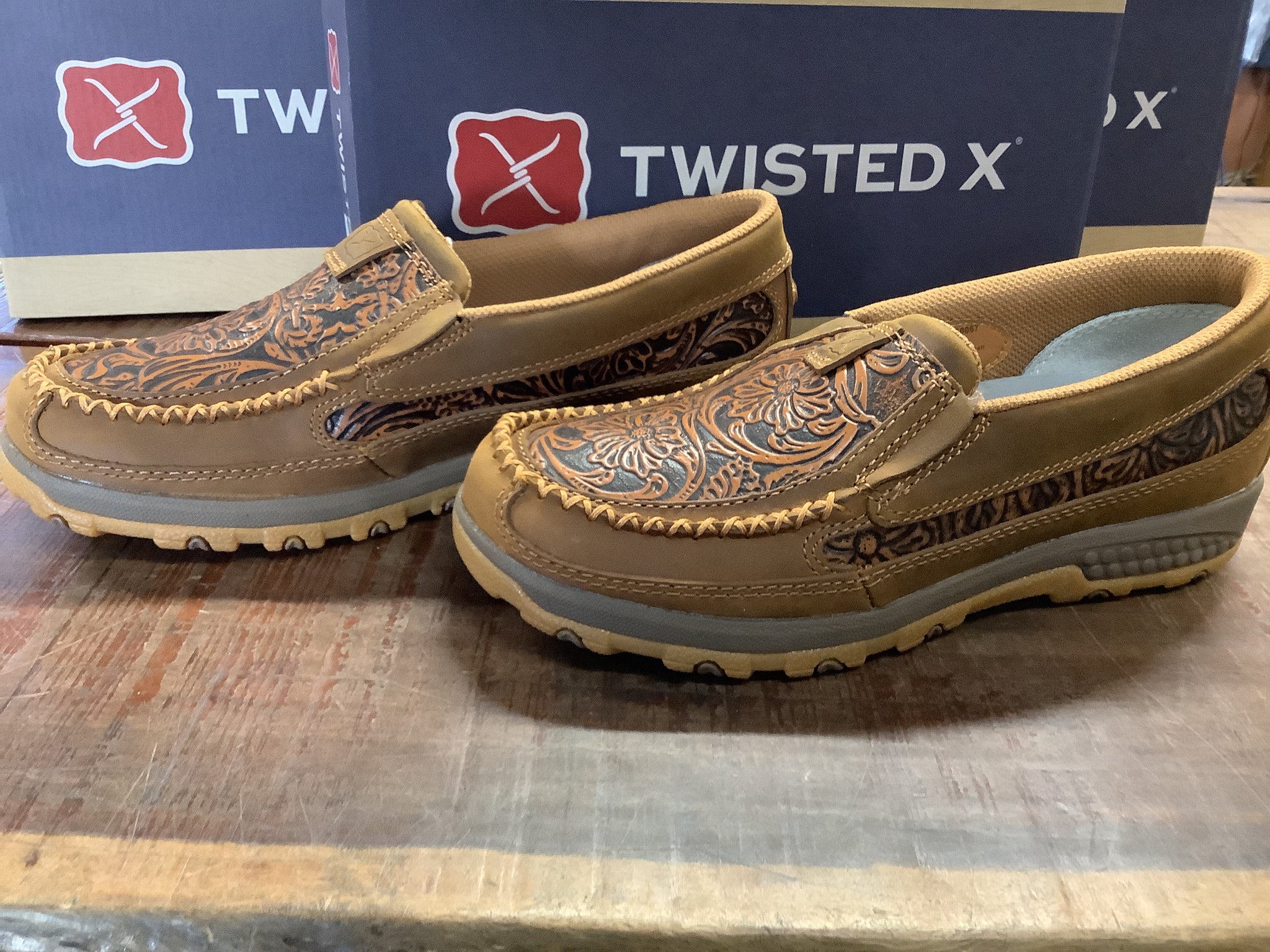 TCWXC0067 Woman's Tooled Cellstretch Slip On - Brown