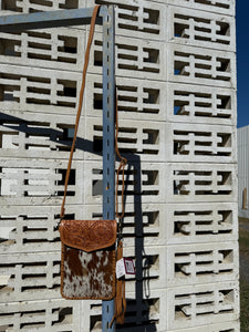 AB-10-011 Tole Cowhide Shoulder Bags