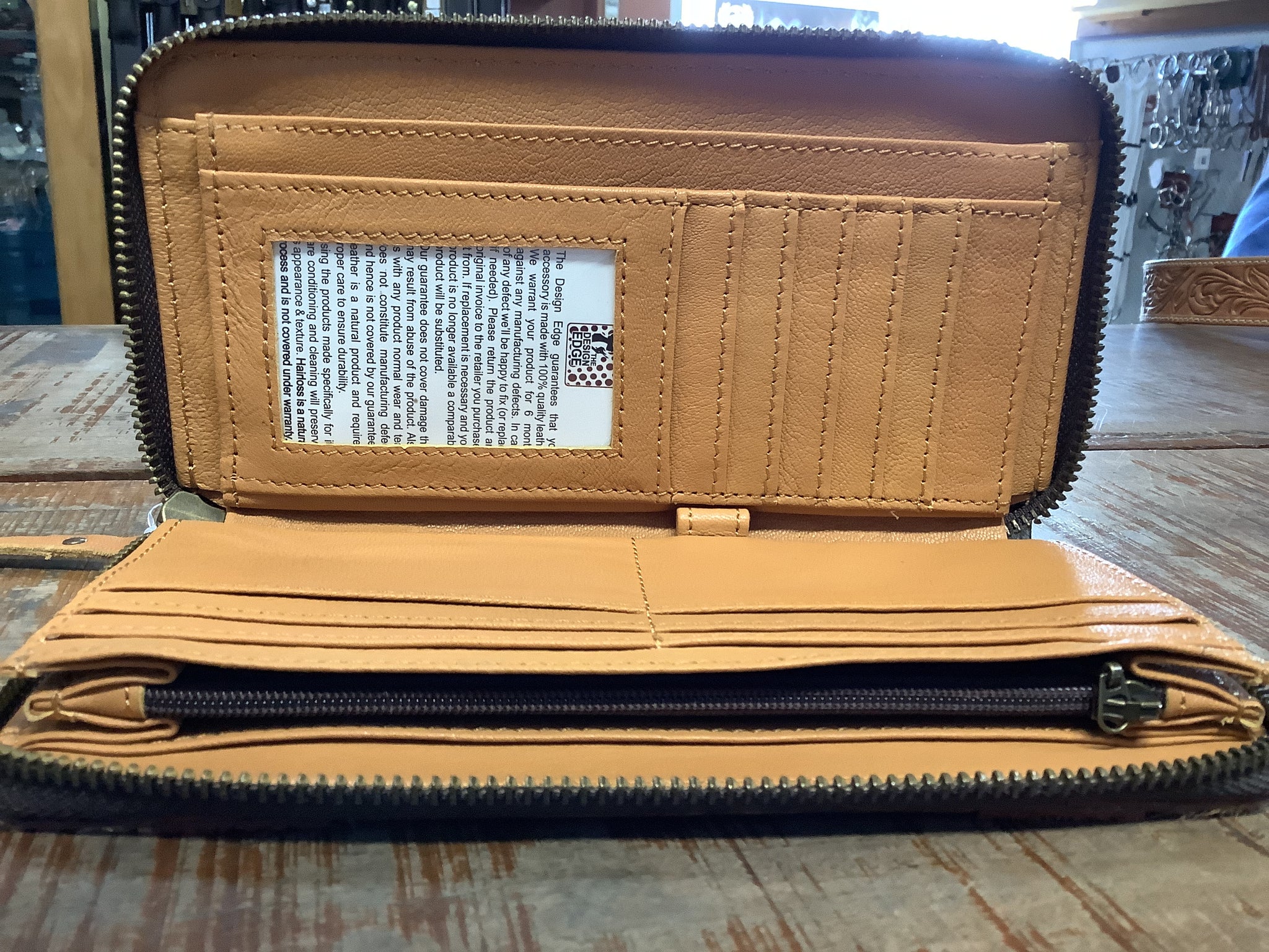 AW-32-02 Moore Cowhide Wallet