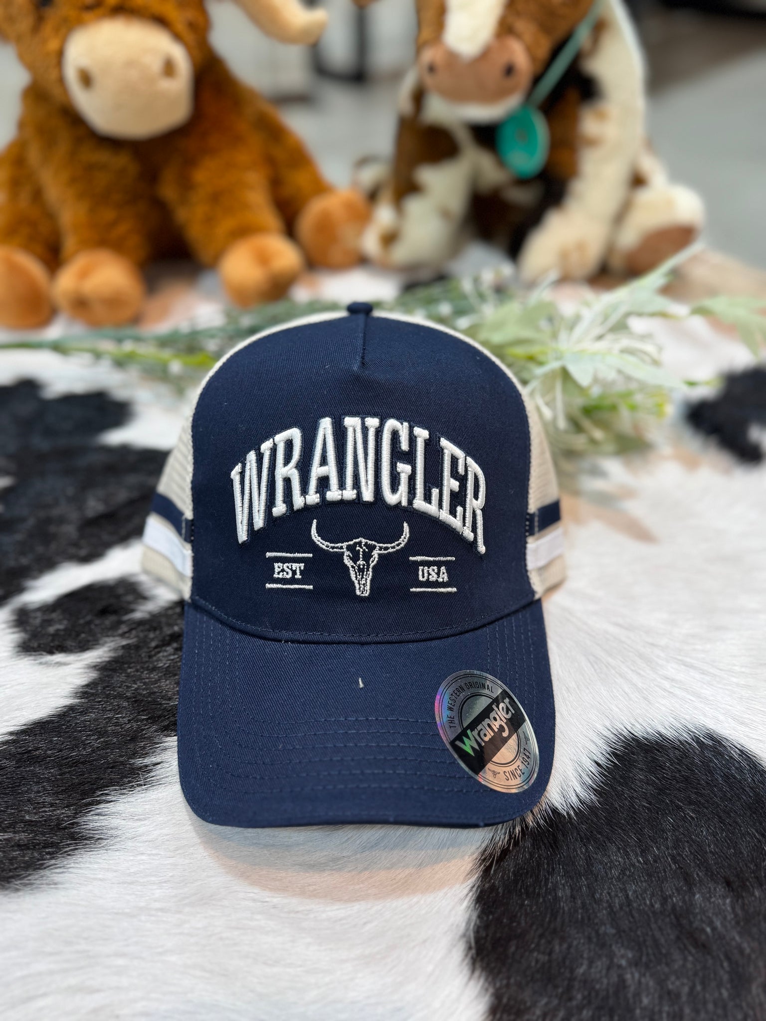 X5S2945CAP Wrangler Ladies Lyndell HP Trucker Cap Navy