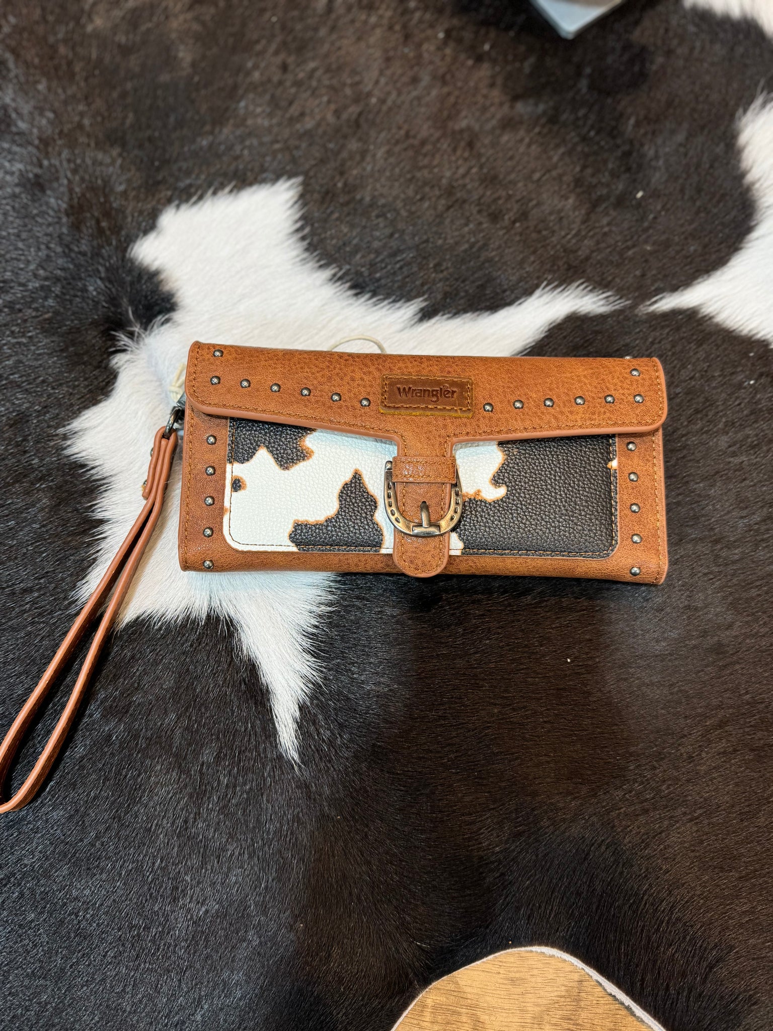 X5S2928WLT Wrangler USA Southwestern Cow Print Wallet Dark Tan