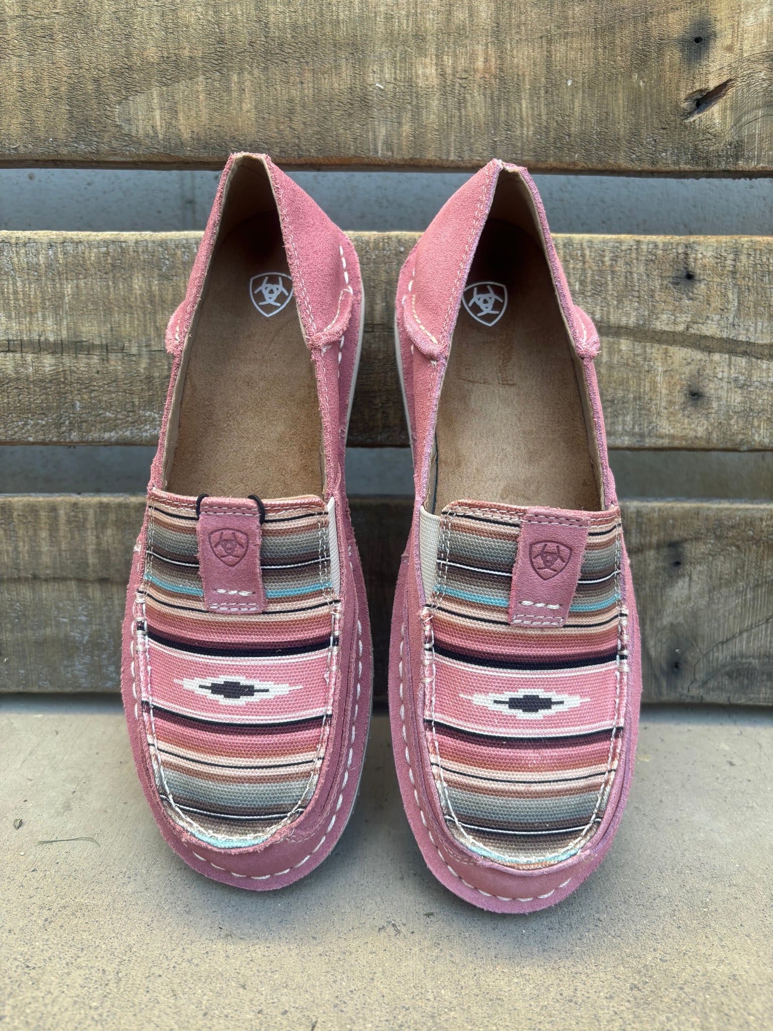 10050958 Ariat Ladies Cruiser Azalea Suede/Baby Pink Serape
