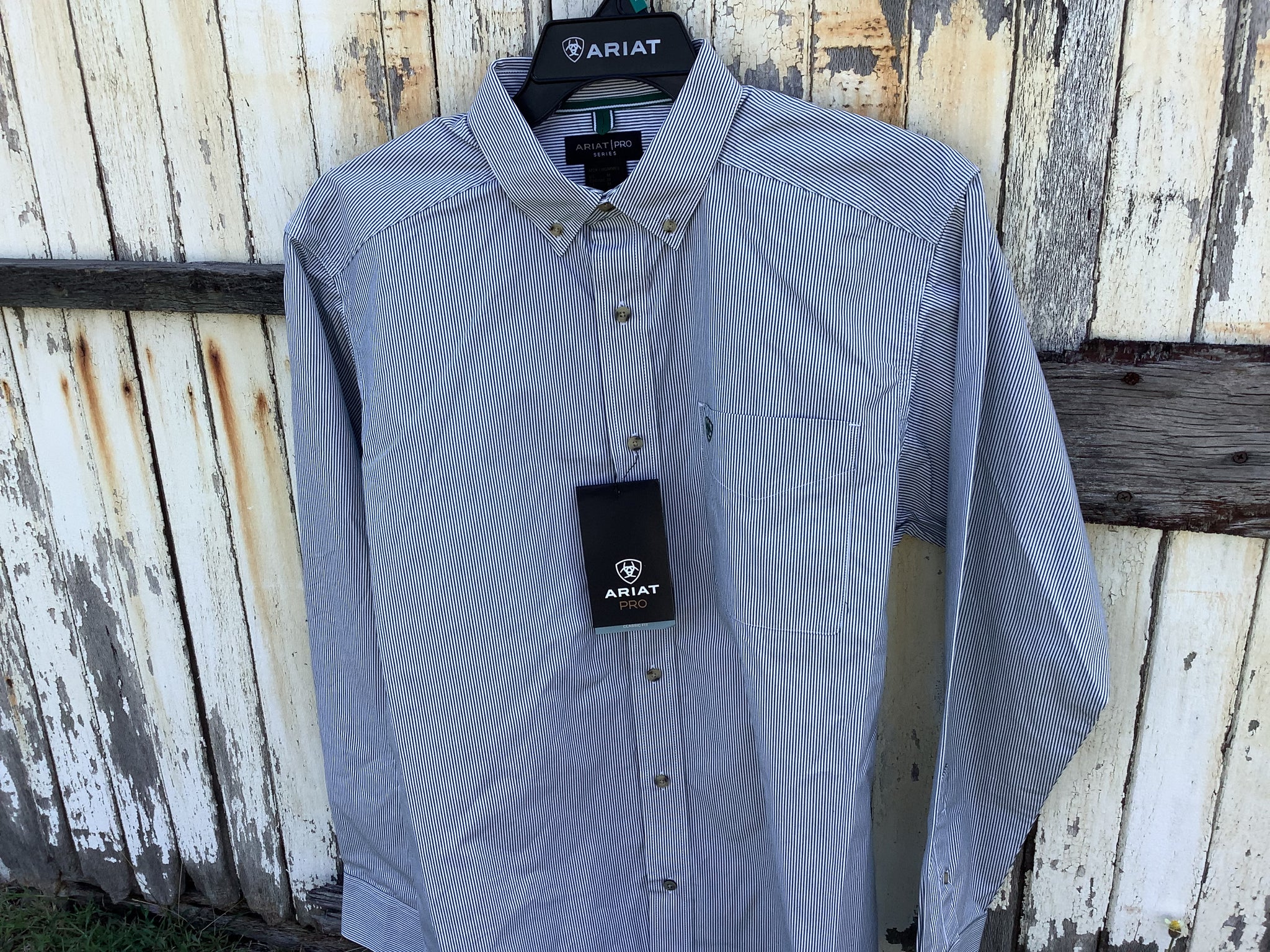 10048082 ARIAT MENS PRO SERIES CLIFF LS SHIRT