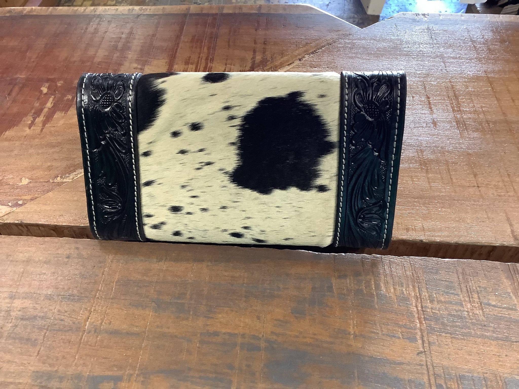 The Design Edge Cuba Tooling Leather Trifold Cowhide Wallet Black