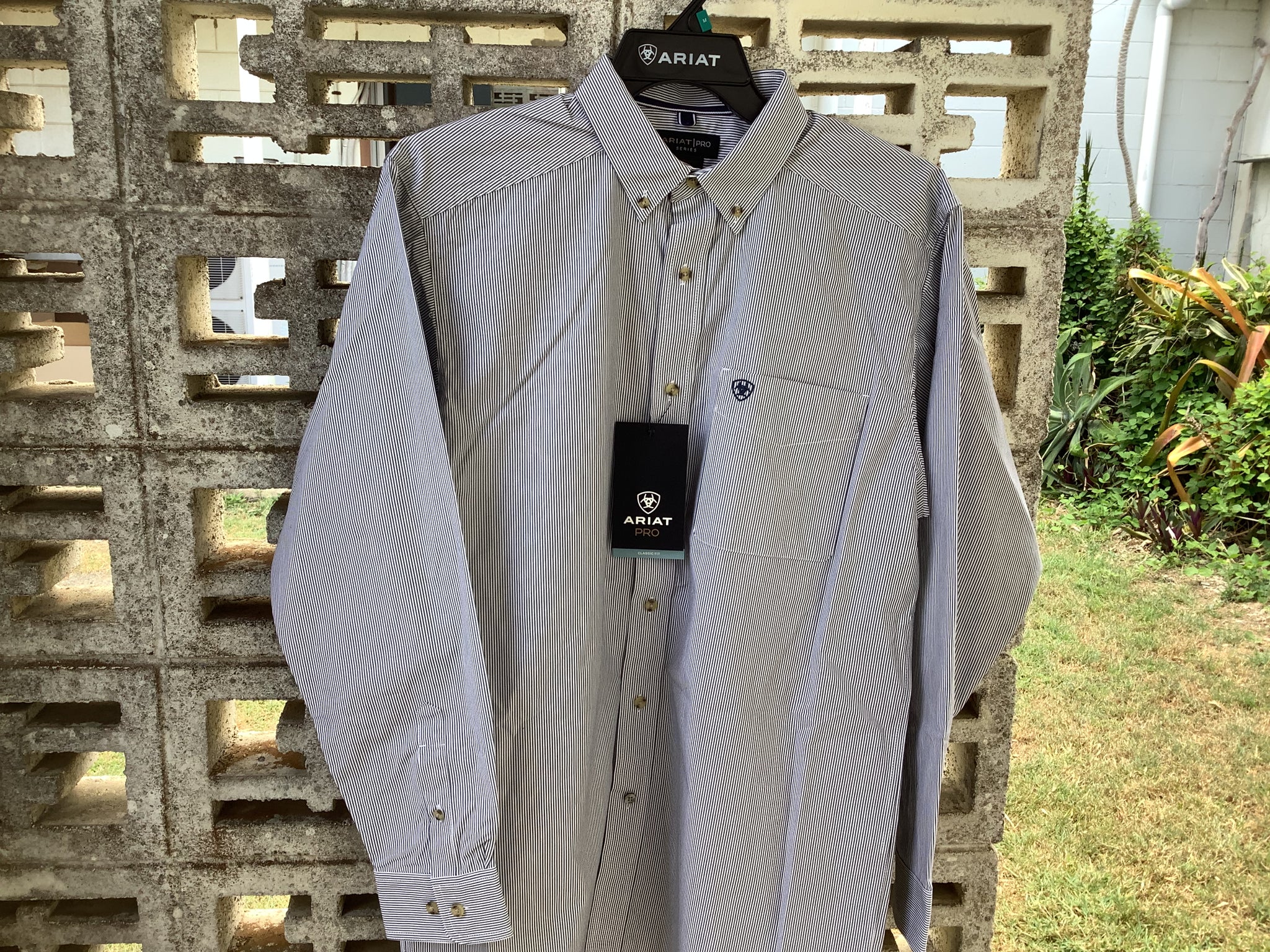 10048076 ARIAT MENS PRO SERIES CLIFF LS SHIRT