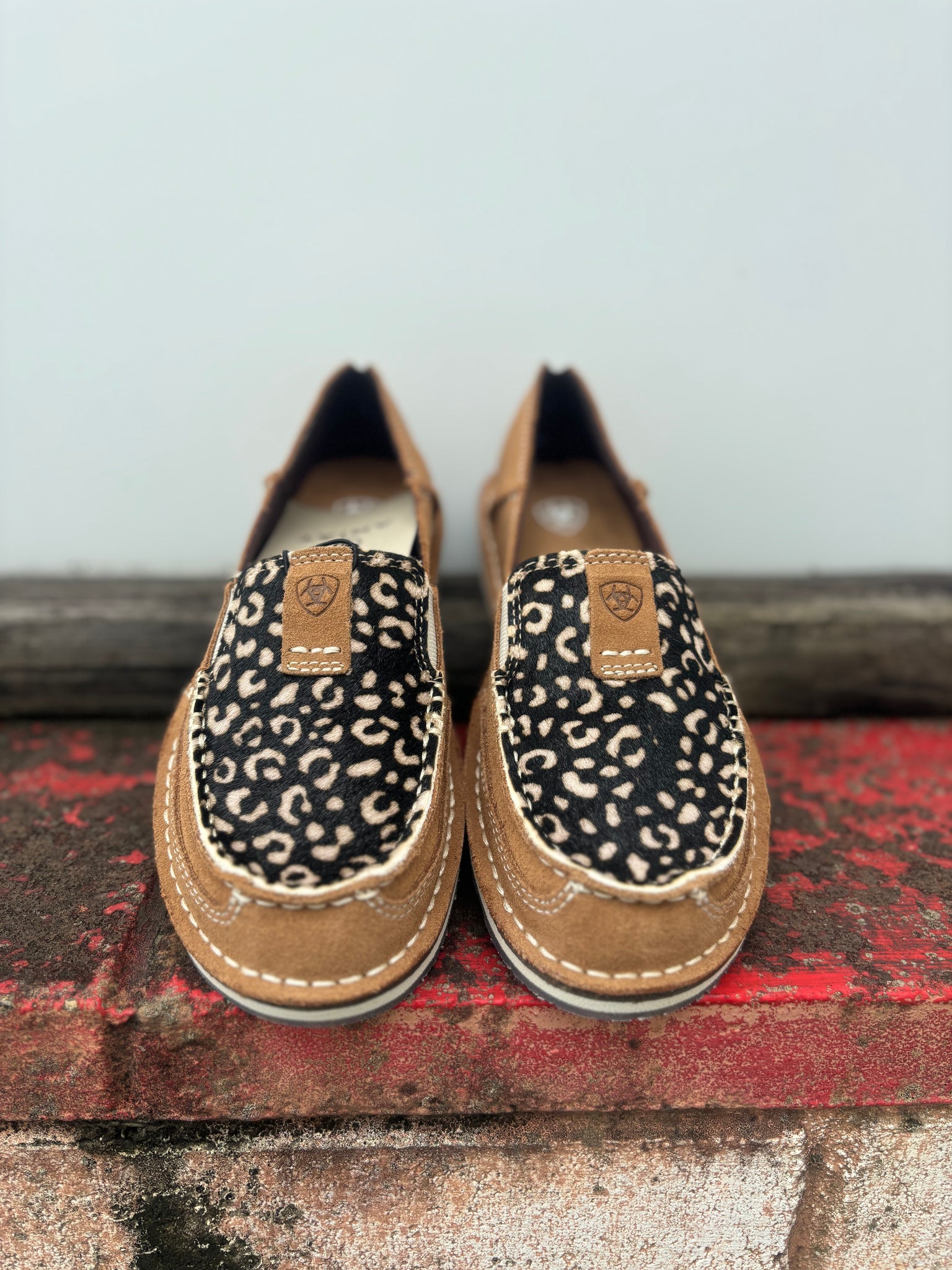 10050956 Ariat Ladies Cruiser Dark Tan Suede/Cream Cheetah Hair On