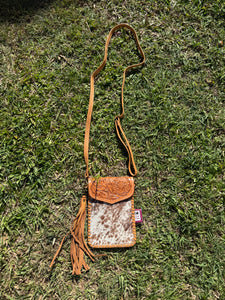 AB-10-012 Tole Cowhide Shoulder Bags