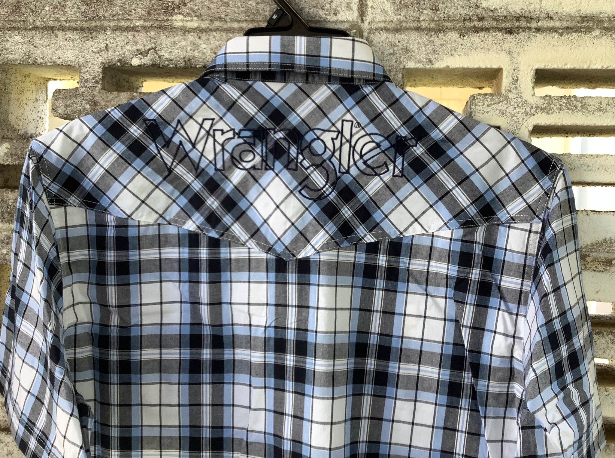 X4S1117159 Wrangler Men's Short Sleeve Shirt -NAVY/BLUE