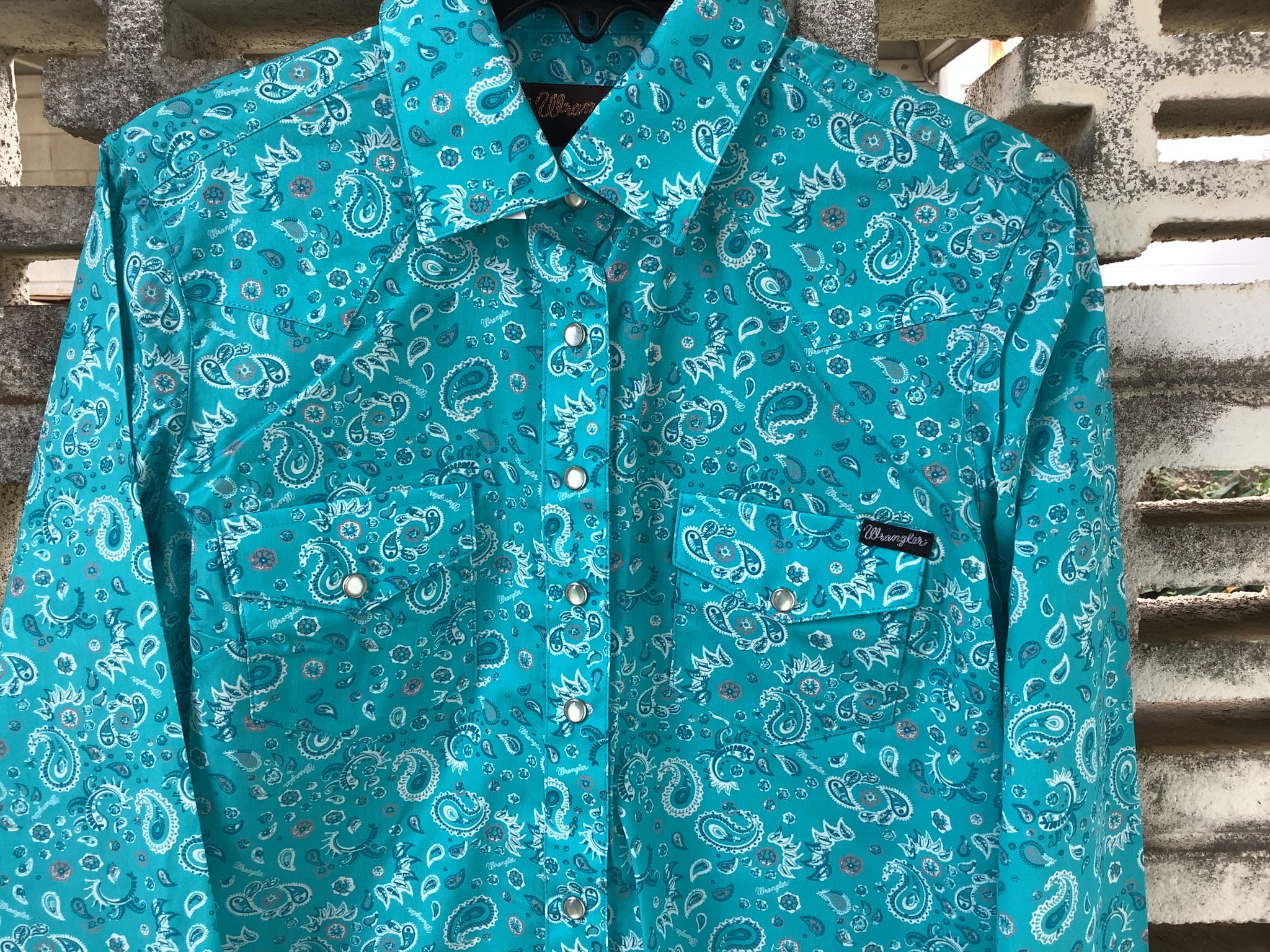 Wrangler Women's Gabby Print Western Long Sleeve Shirt Aqua