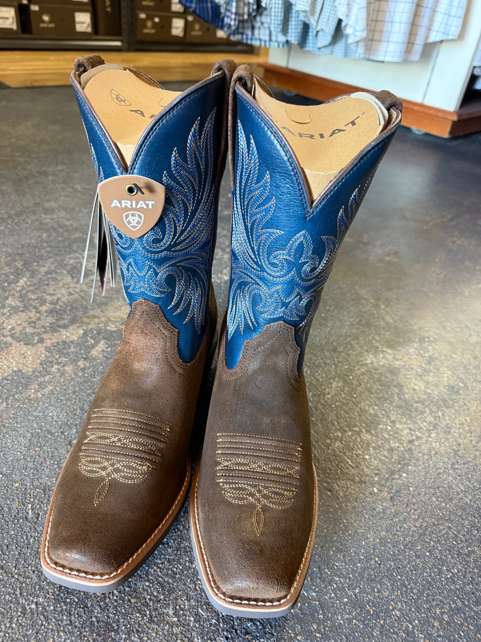 10063961 Ariat Mens Sport Narrow Cutter Toe Boot Aged Smokehouse Roughout/Midnight Blue
