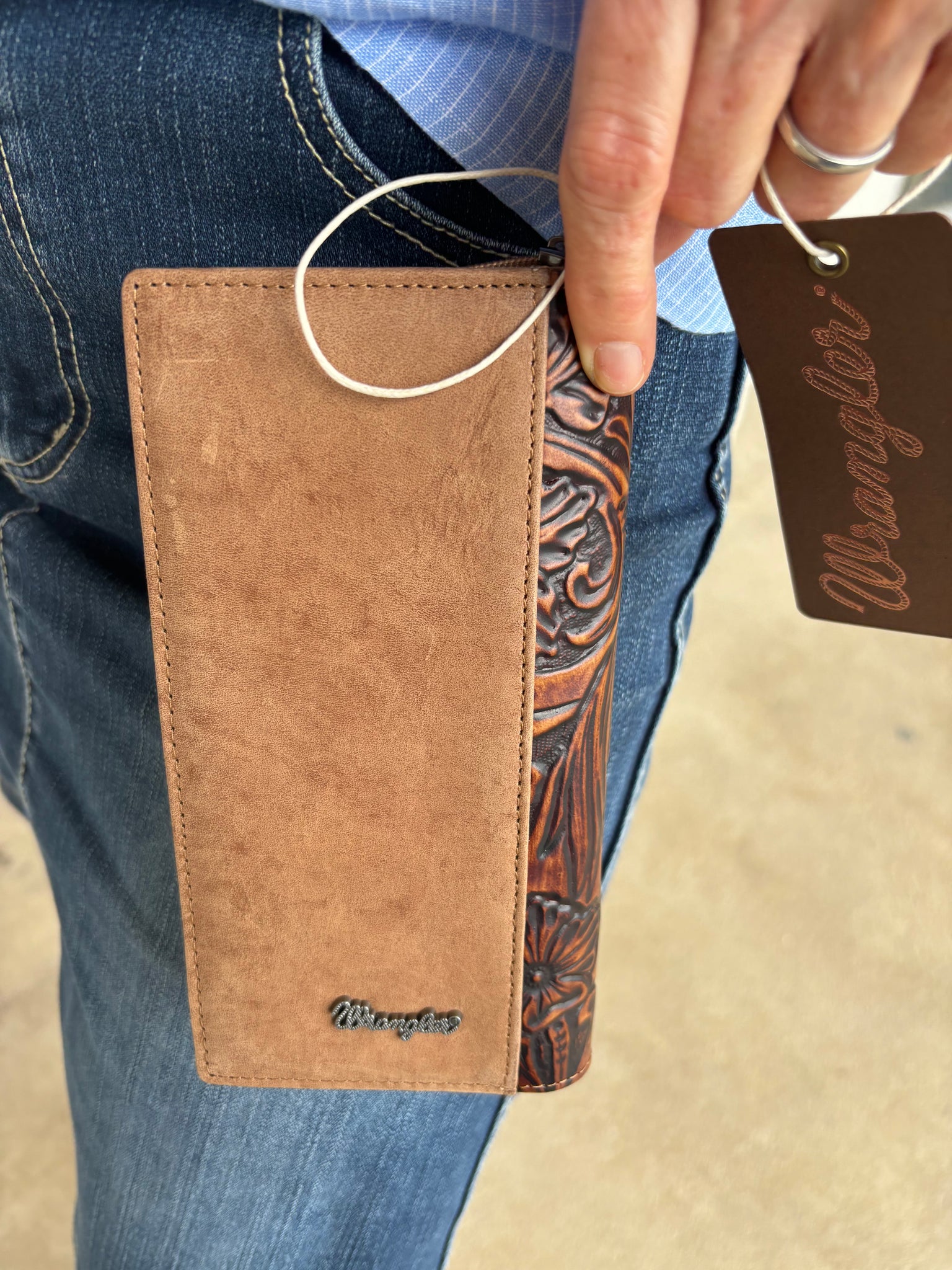 X4W2973WLT Wrangler Clara Wallet Tan