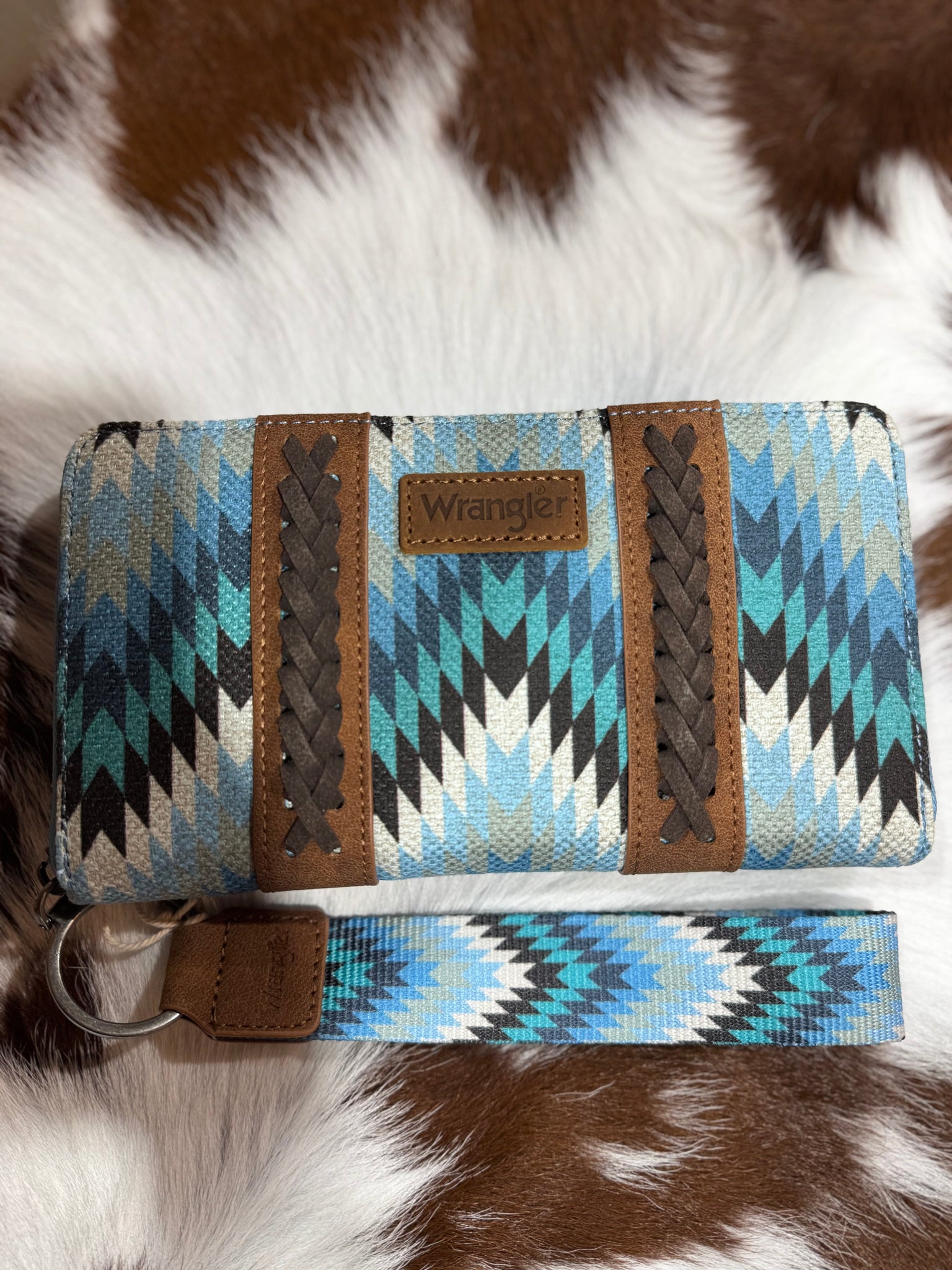 X5S2914WLT Wrangler Southwestern Nevada Wallet Blue
