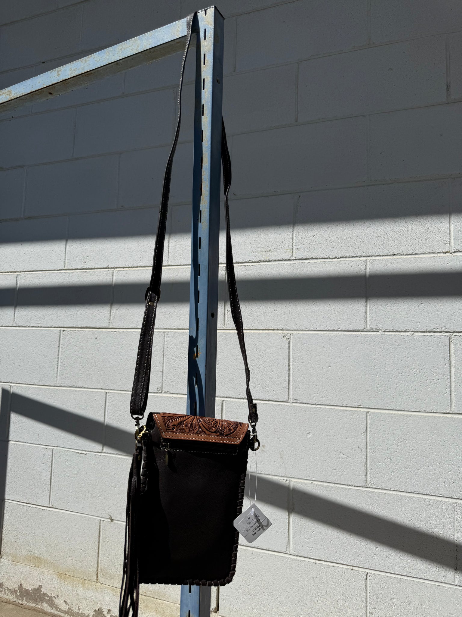 AB-10-02 Tole Cowhide Shoulder Bags