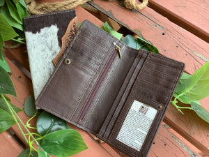 AW-22 The Design Edge Calama Slim Cowhide Wallet Brown & White