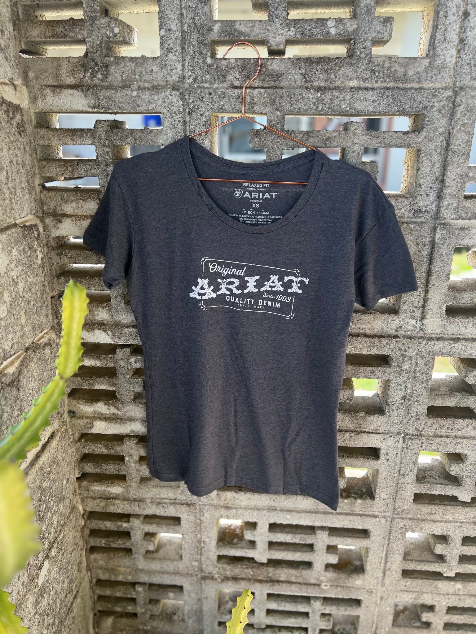 10047634 Ariat Ladies Denim Label SS Tee Titanium