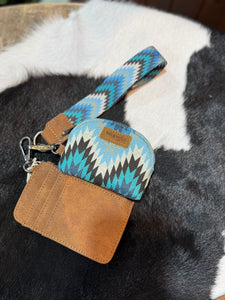 X5S2916WLT Wrangler Southwestern Nevada Dual Pouch Wristlet Bag Blue