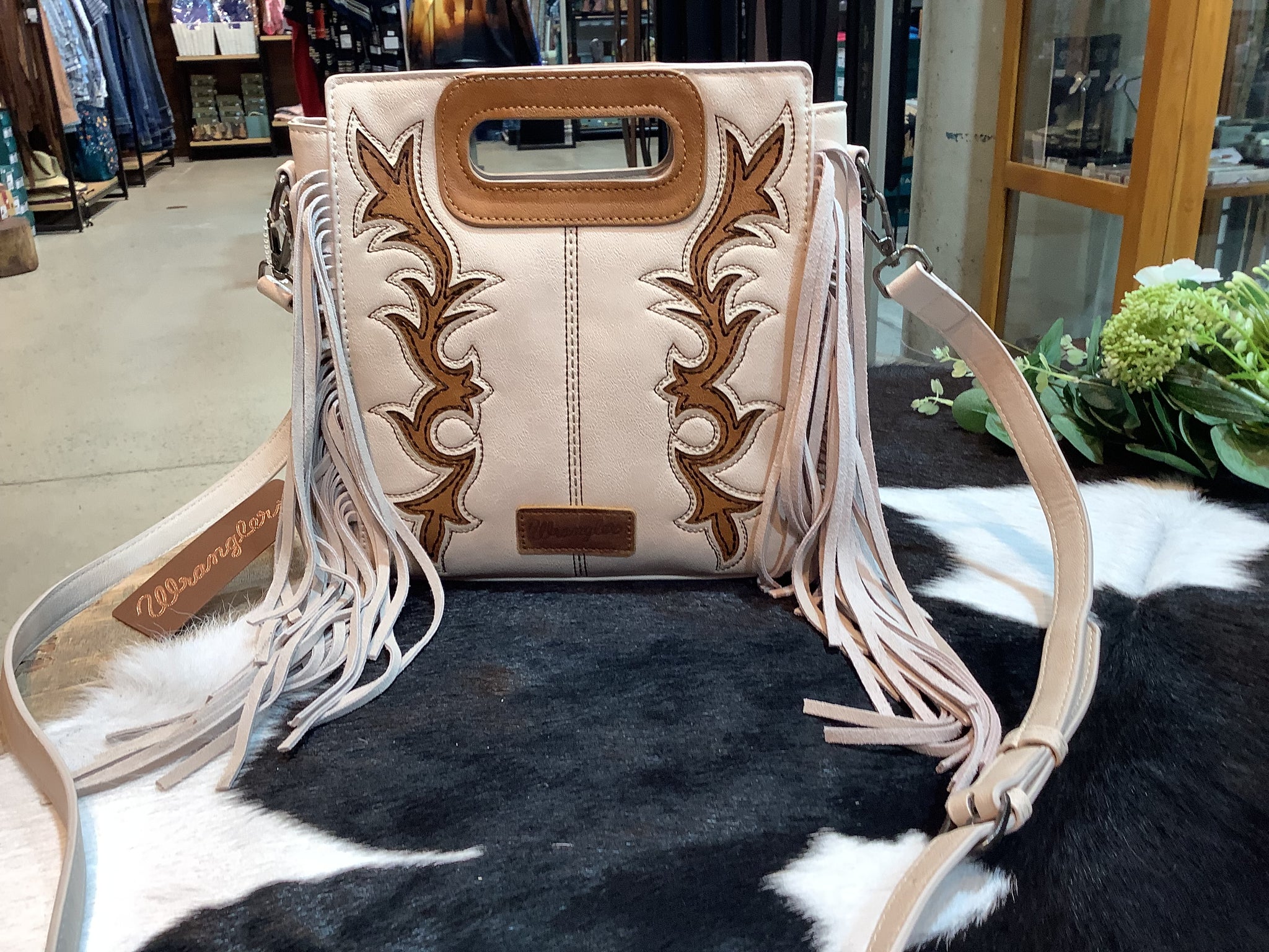 X5S2941BAG Wrangler Southwestern Dallas Fringe Bag Beige
