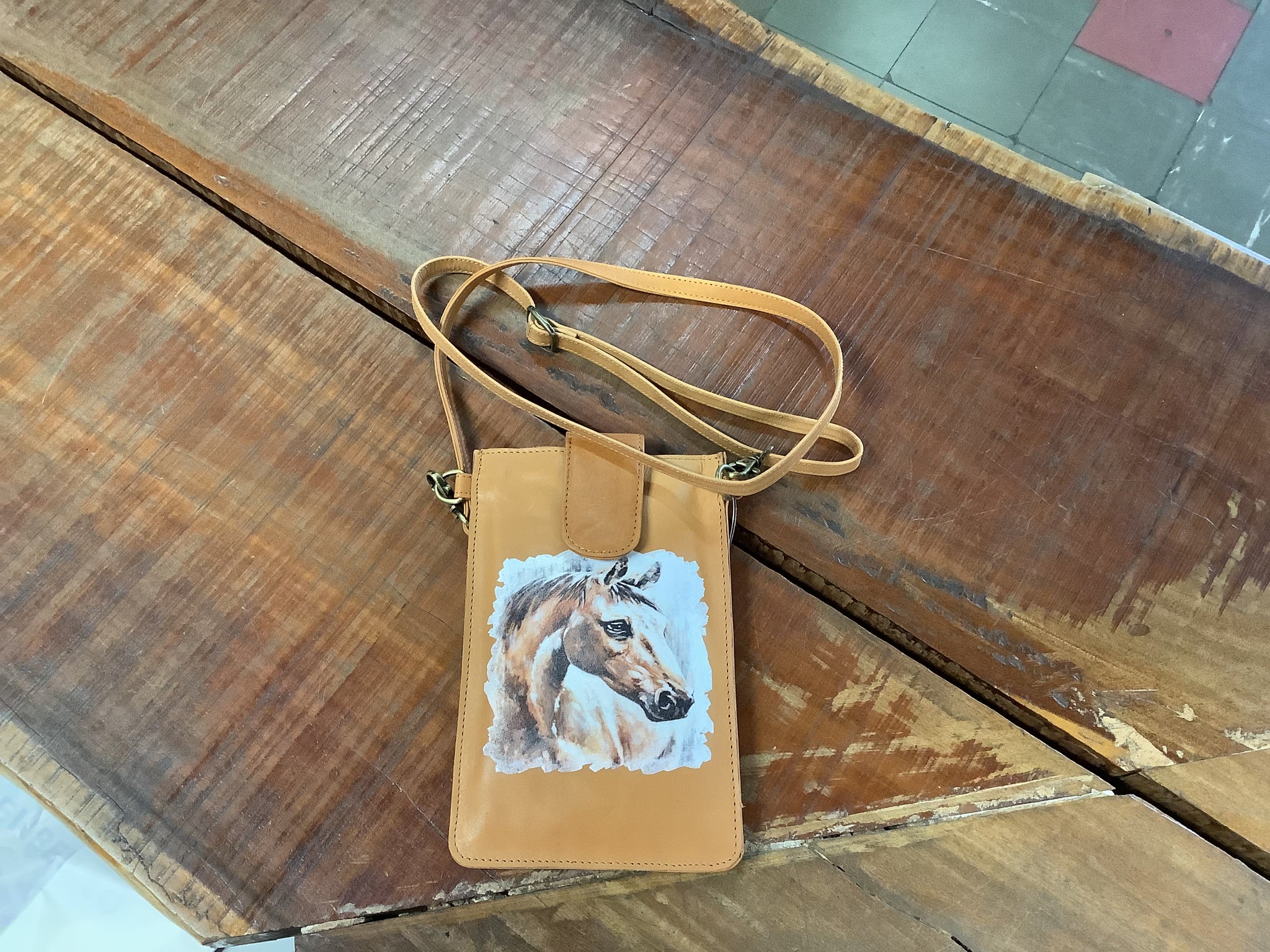 The Design Edge Painted Horses Leather Mobile Phone Bag Holly HP