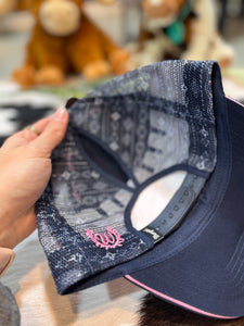 X5S2939CAP Wrangler Ladies Andy HP Ponytail Trucker Cap Navy/Pink