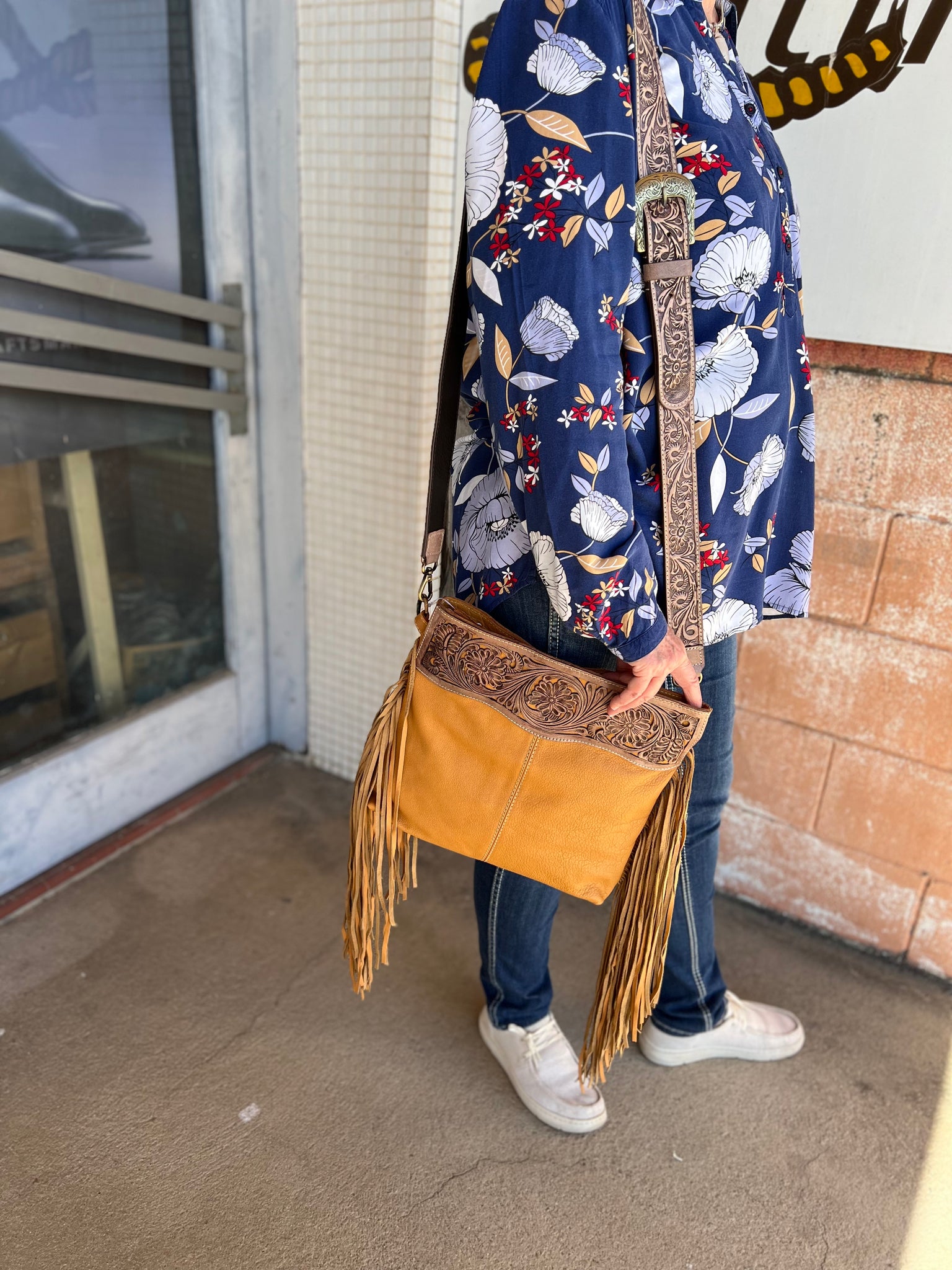 TLB-16 The Design Edge Tooling Hand Carved Medium Sling Bag Tan