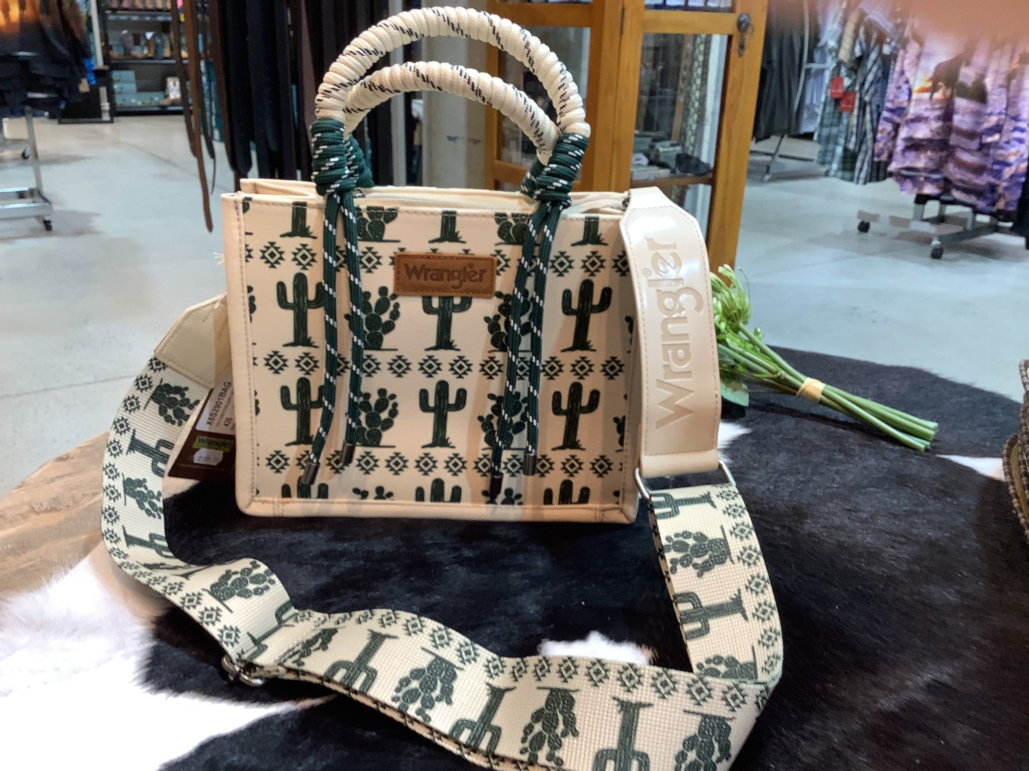 X5S2901BAG Wrangler Southwestern Rope Handle Bag Beige