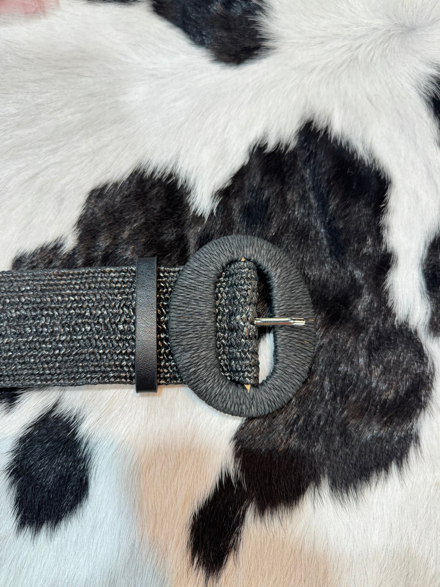 7094 Angels Whisper Alora Round Buckle Straw Belt in Black