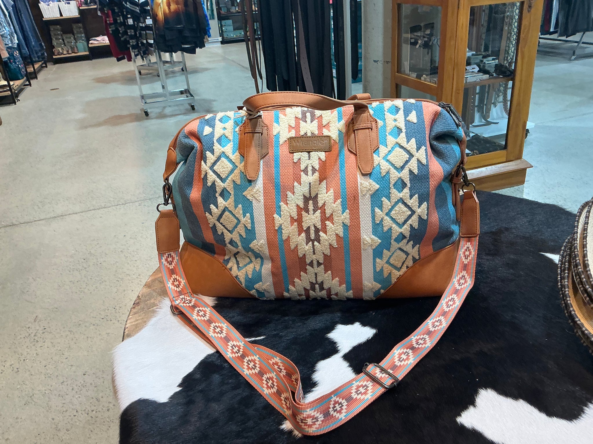 X5S2942BAG Wrangler Southwestern Cilia Aztec Duffle Bag Tan