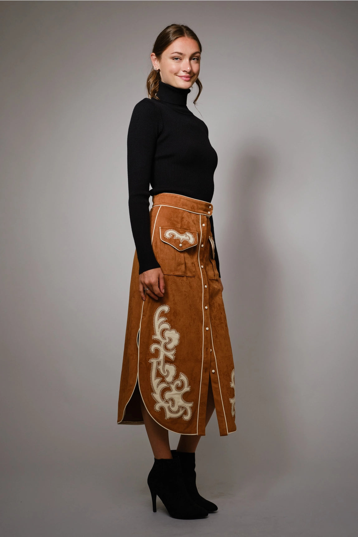 95595S - Suede Embroidered Patch Midi Skirt