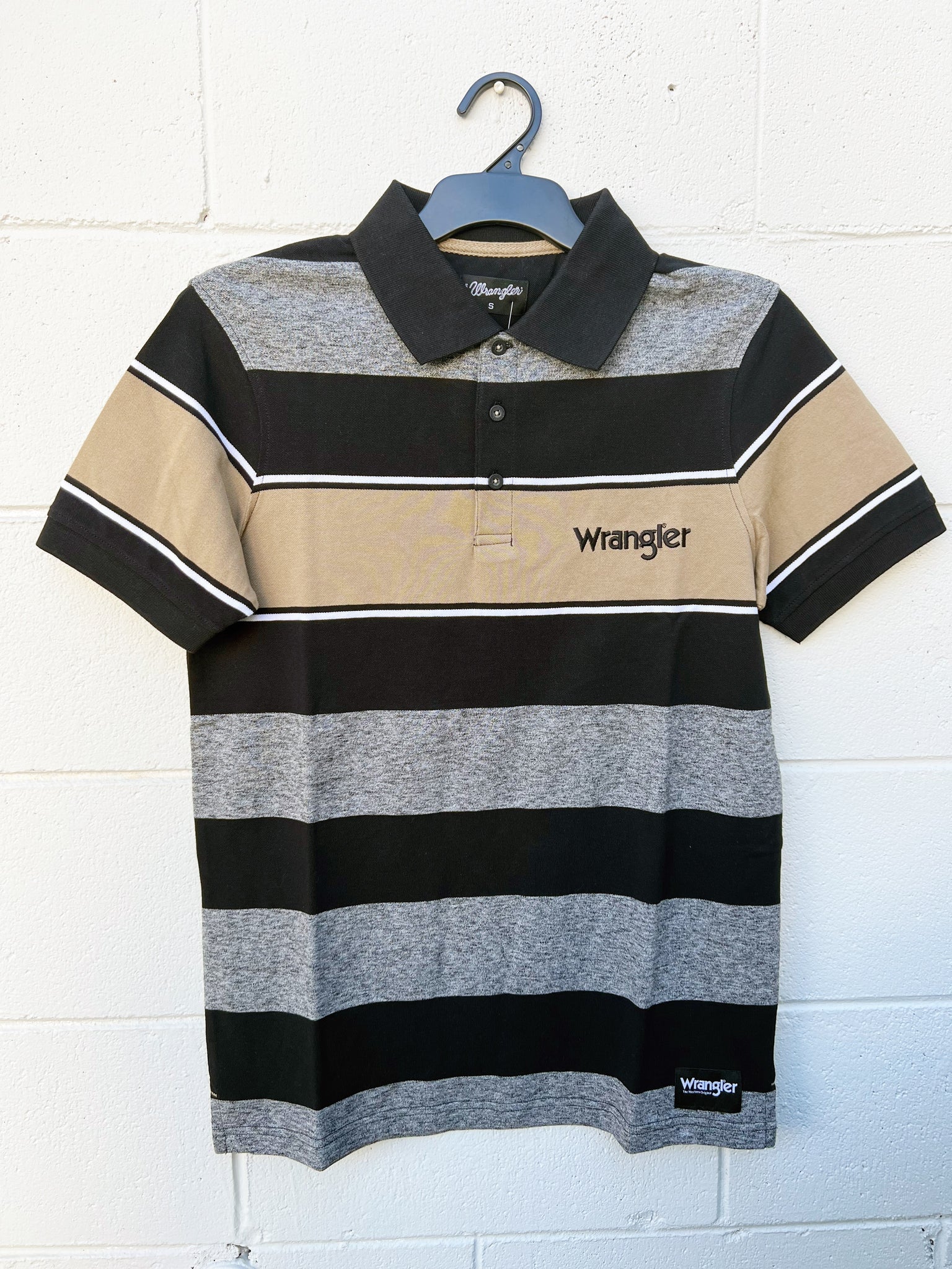 X3S1560989 Wrangler Mens Andrew S/S Polo Black/Tan