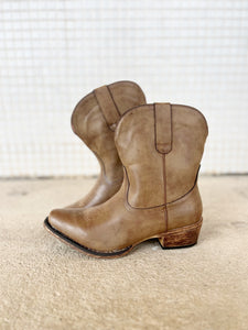09-021-1567-3035 Roper Ladies Emma Shoe Tan
