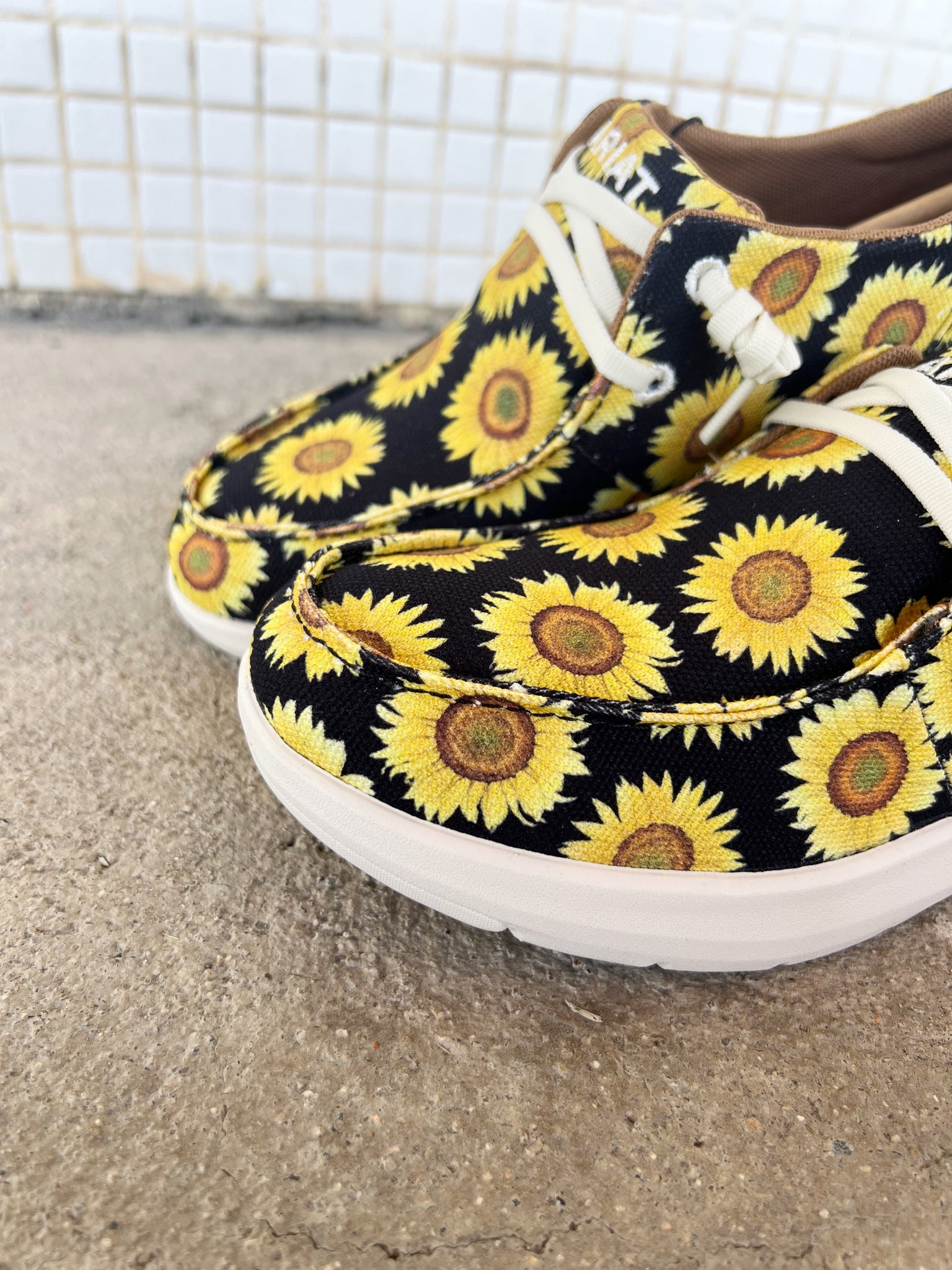 10042513 Ariat Ladies Hilo Shoes Sunflower Skies