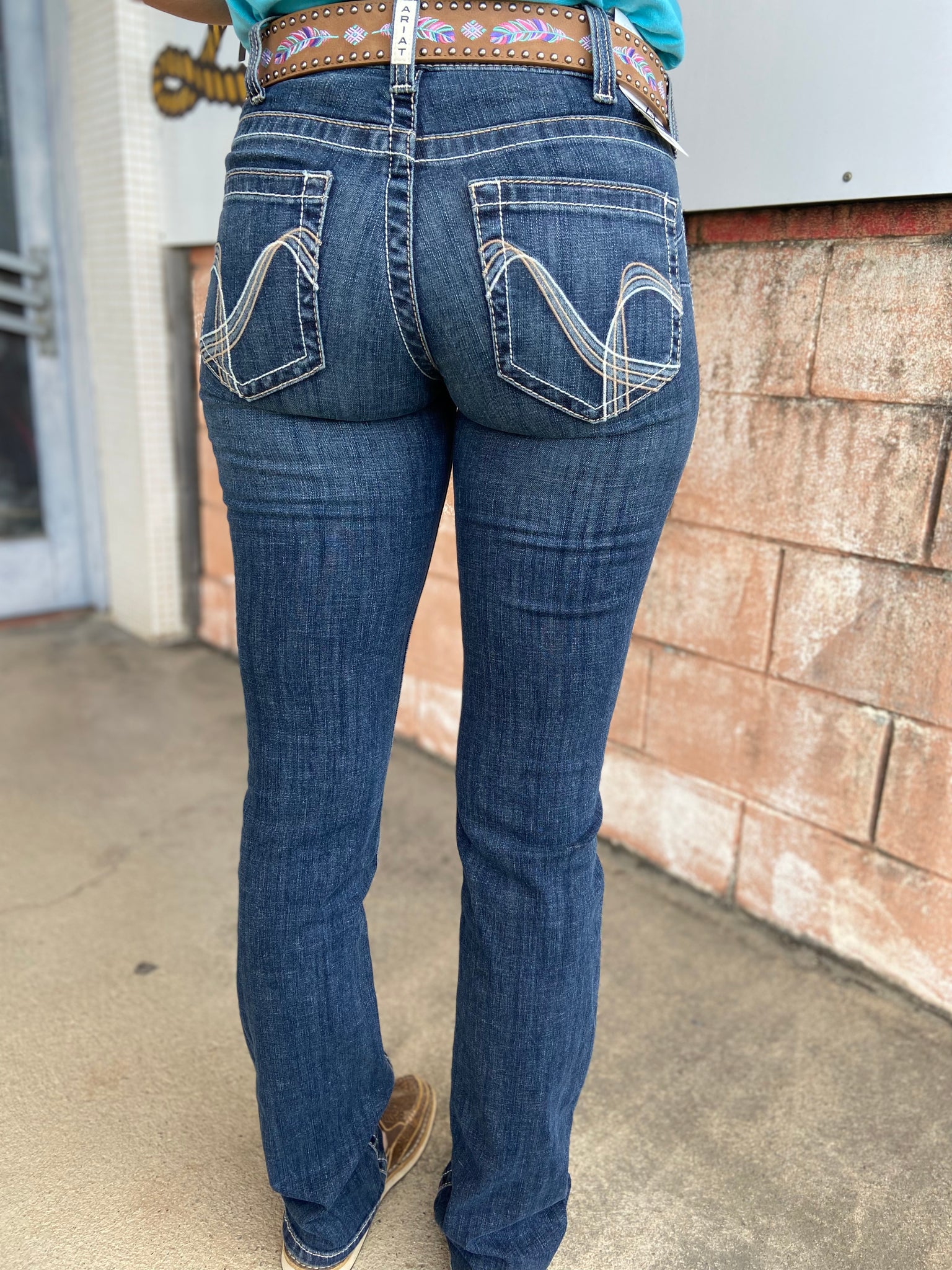 10042182 Ariat Ladies REAL Mid Rise Straight Reg & Long Leg Freesia Jeans Pasadena