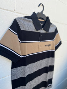 X3S1560989 Wrangler Mens Andrew S/S Polo Black/Tan