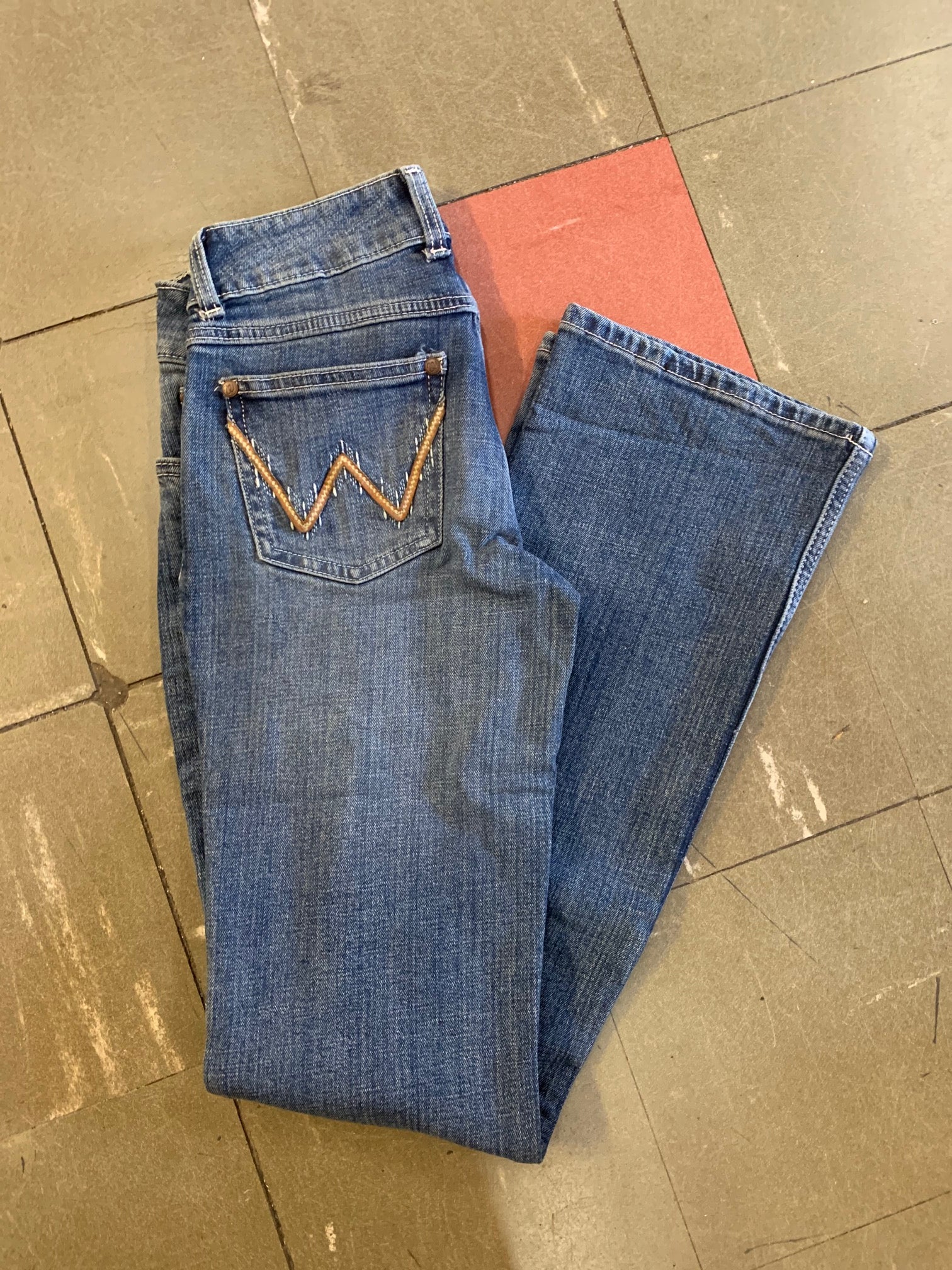 1009MWZKR Wrangler Q Women's Mae 34" Bootcut Jean