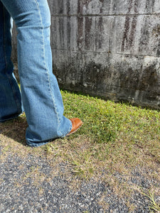 1009MWFNT34 Wrangler Q Ladies Mid Rise Mae Flare Jean