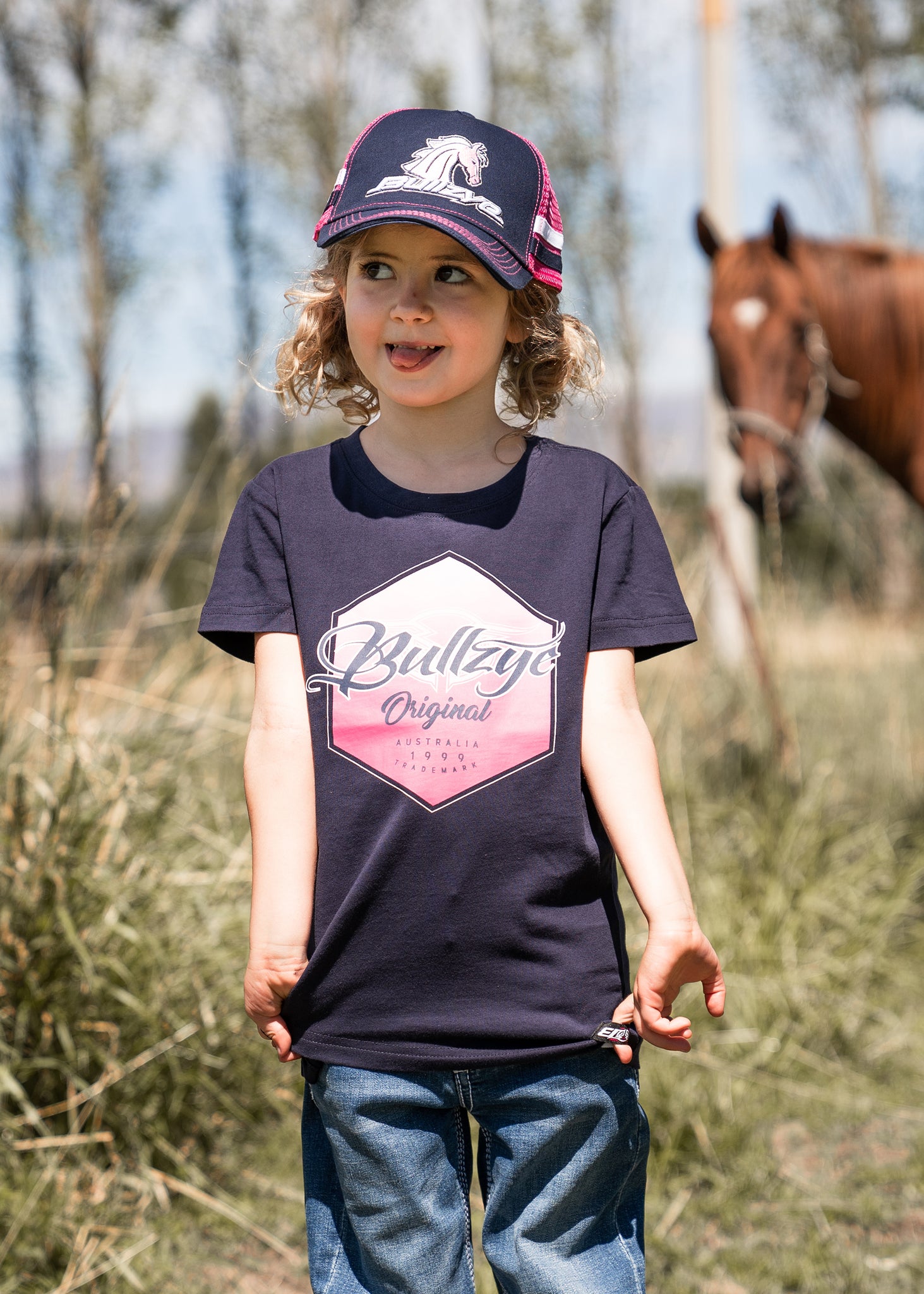B2W5506153 Bullzye Girls Flex Tee