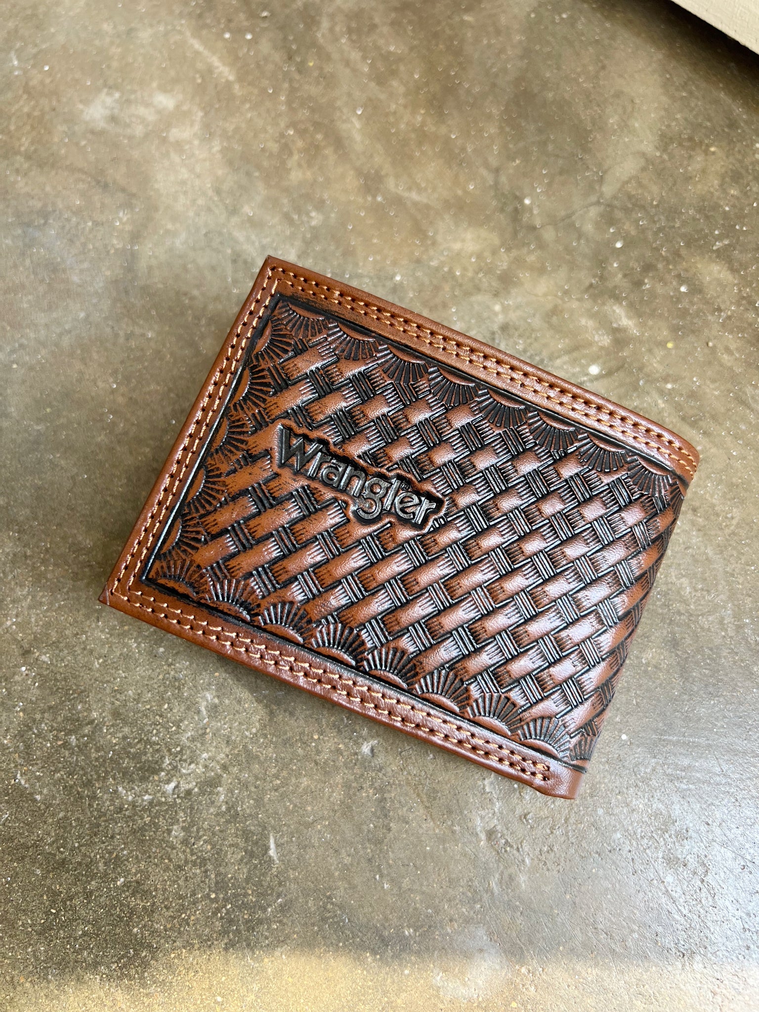 X2S1928WLT Wrangler Bi-Fold Branxton Wallet Chestnut