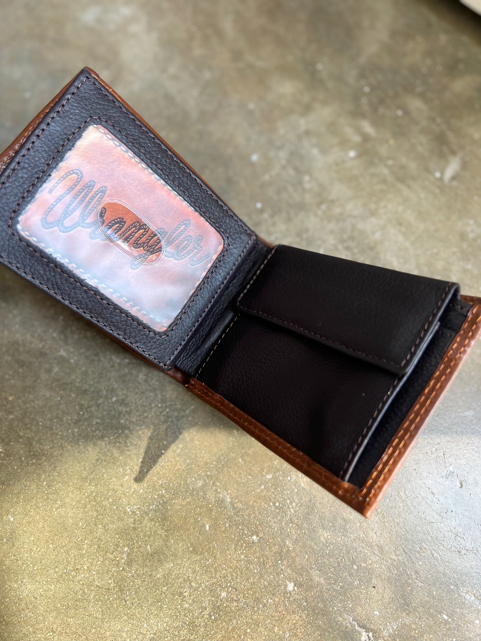 X2S1928WLT Wrangler Bi-Fold Branxton Wallet Chestnut