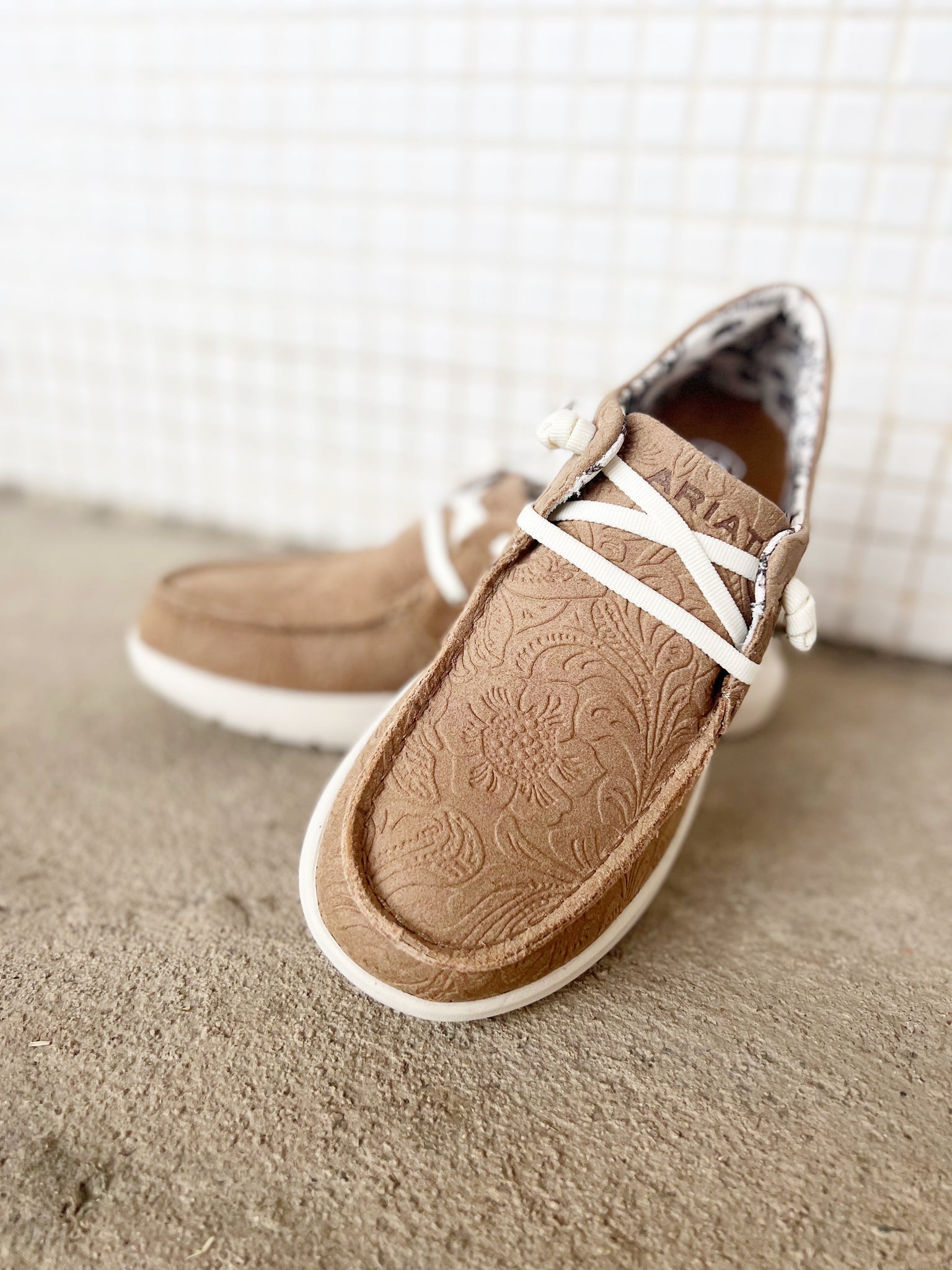 Ariat Ladies Hilo Tan Floral Emboss Tan