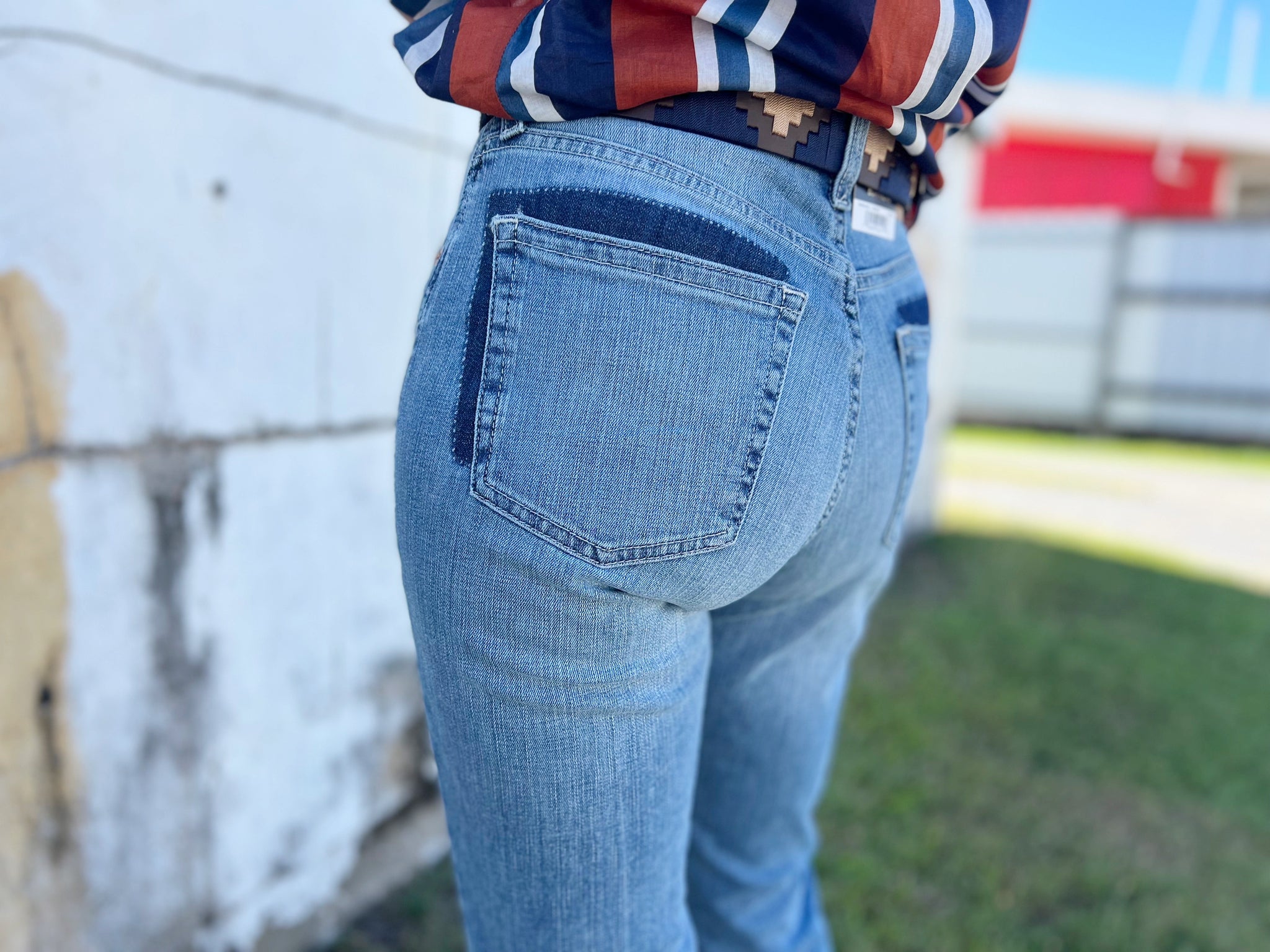 10039595 Ariat Ladies Boyfriend High Rise Straight Reg Leg Jean Jordana Bombshell
