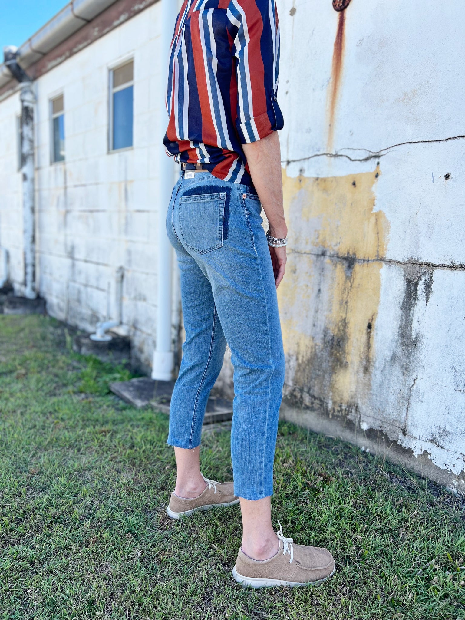 10039595 Ariat Ladies Boyfriend High Rise Straight Reg Leg Jean Jordana Bombshell