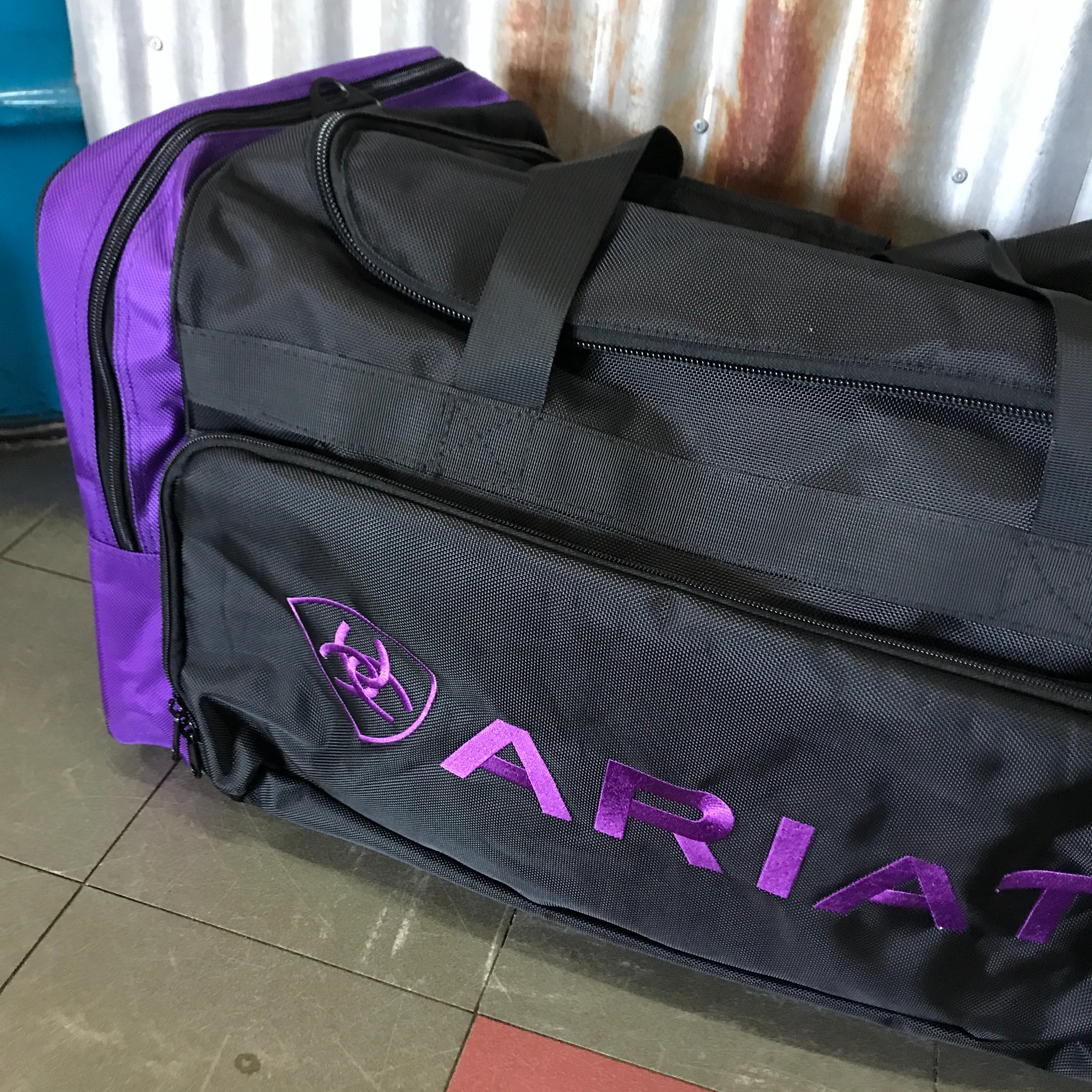 4-600 Ariat Large Gear Bag