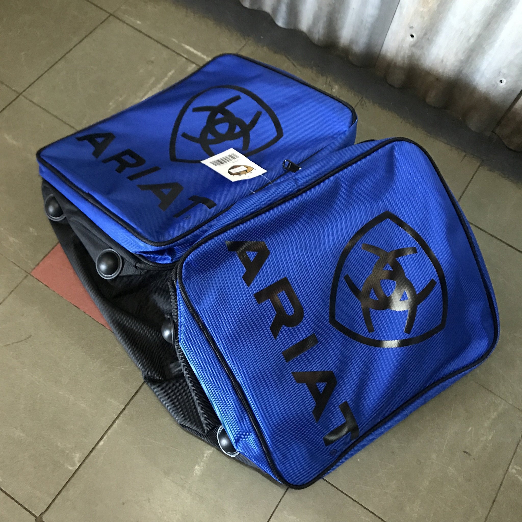 4-600 Ariat Large Gear Bag
