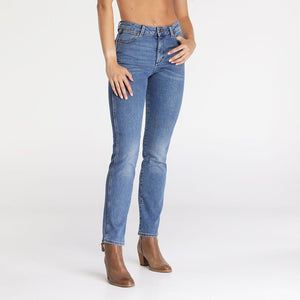 W/091042/AH0 Wrangler Ladies Stretch Regular Leg (31-32" Leg) Straight Jean Mid Stone