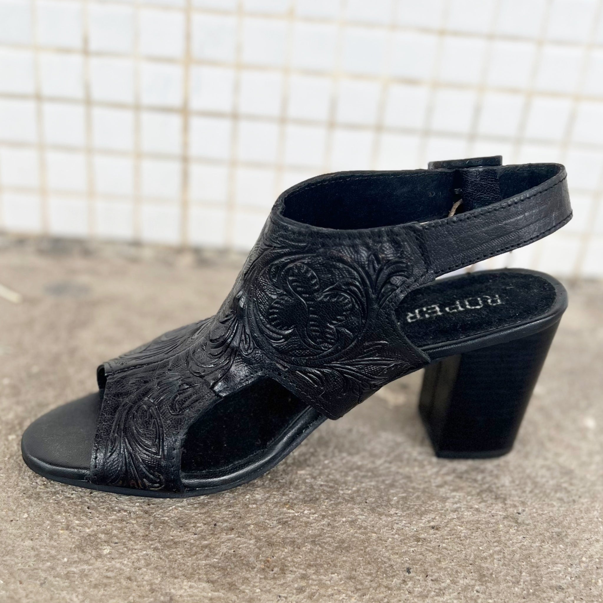 09-021-0946-2727 Roper Ladies Mika II Tooled Leather Black